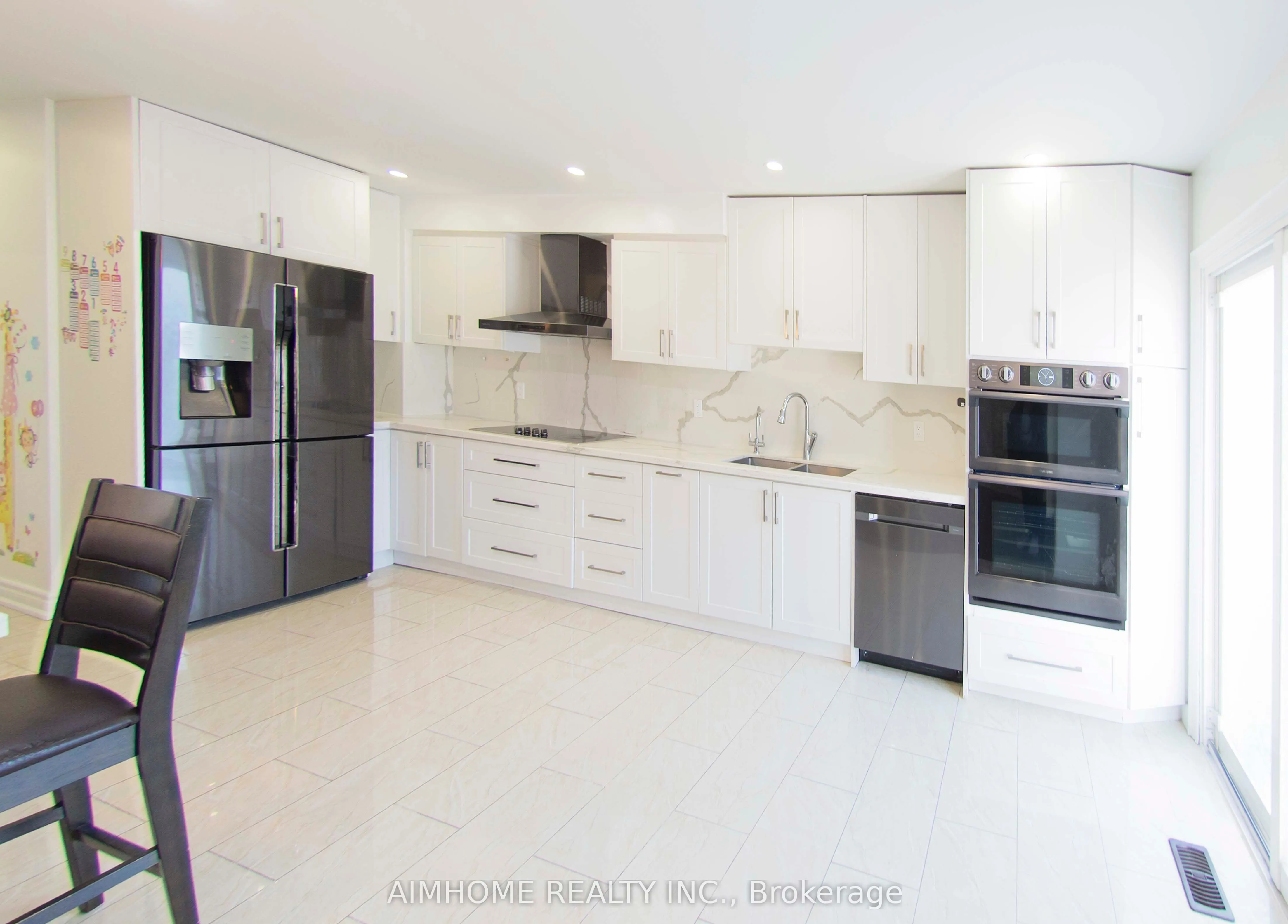 15 Lavron Court