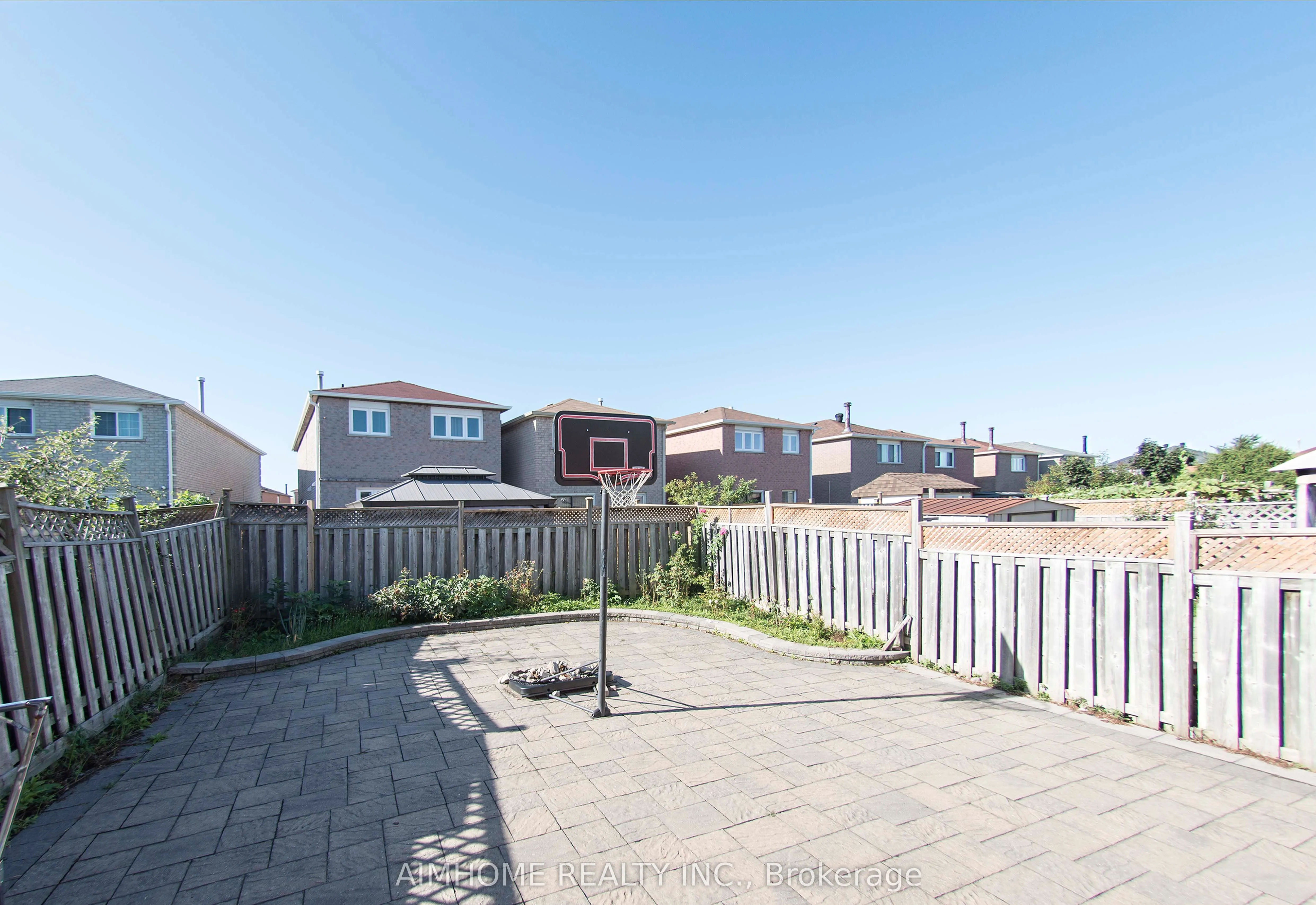 15 Lavron Court