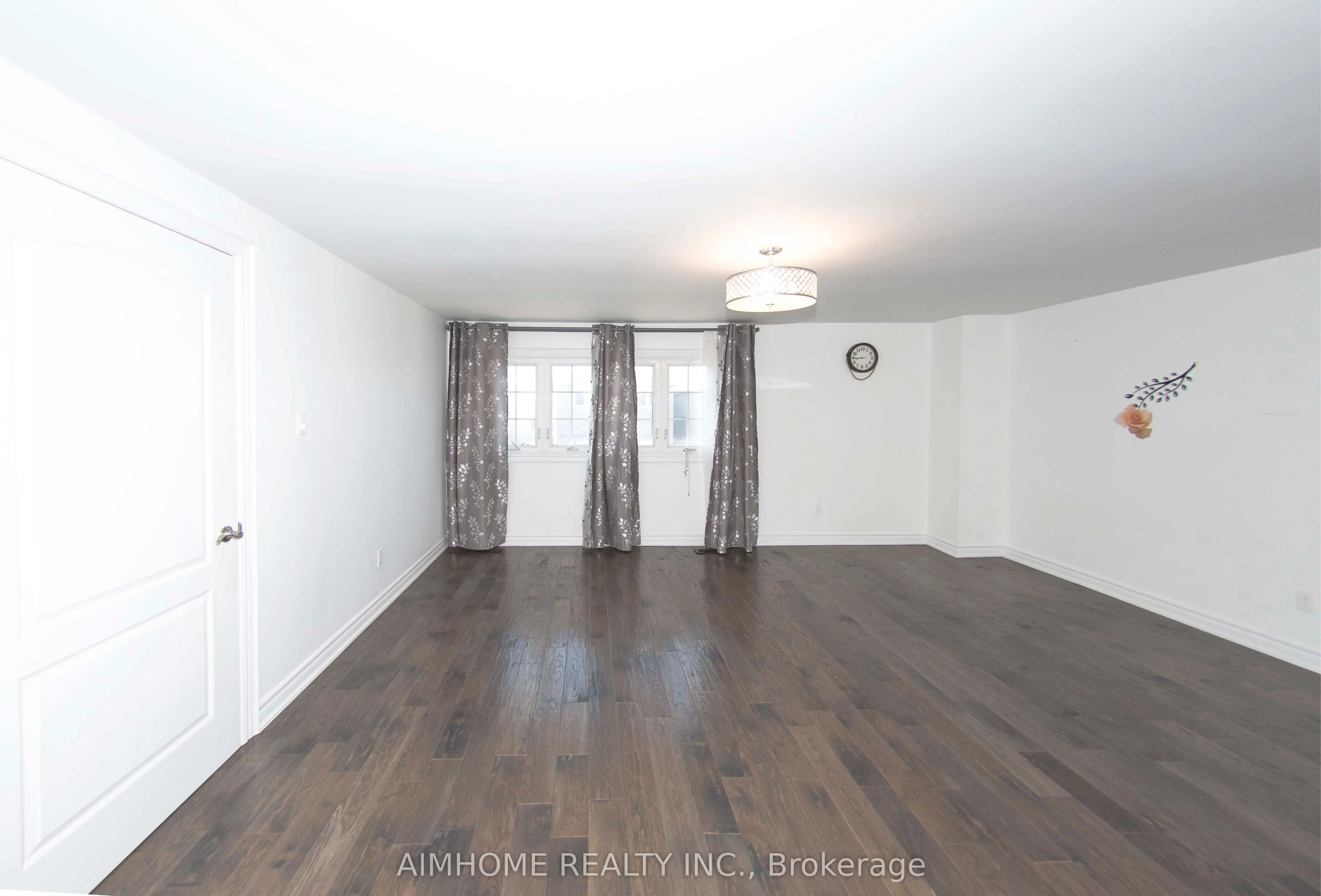 15 Lavron Court