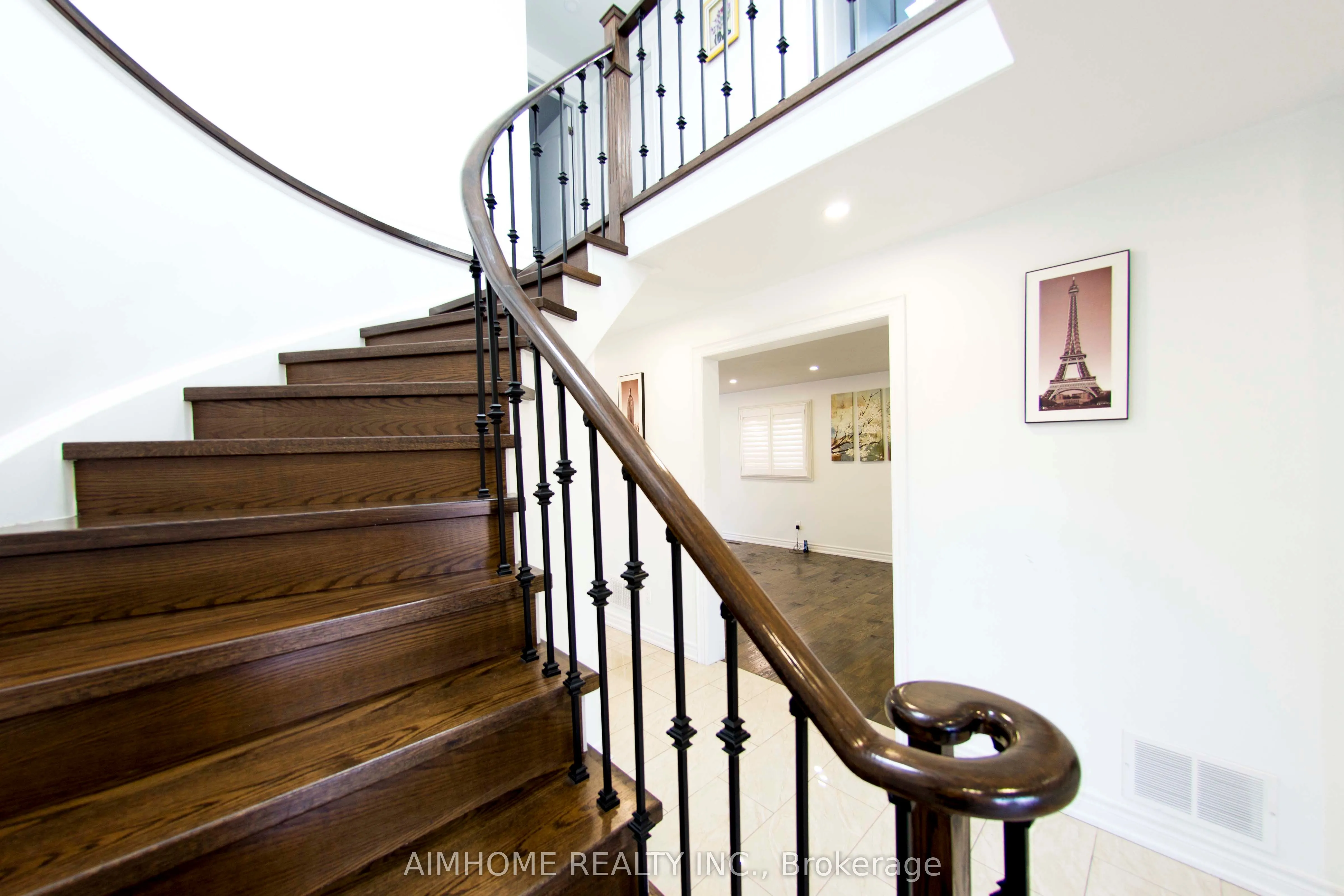 15 Lavron Court