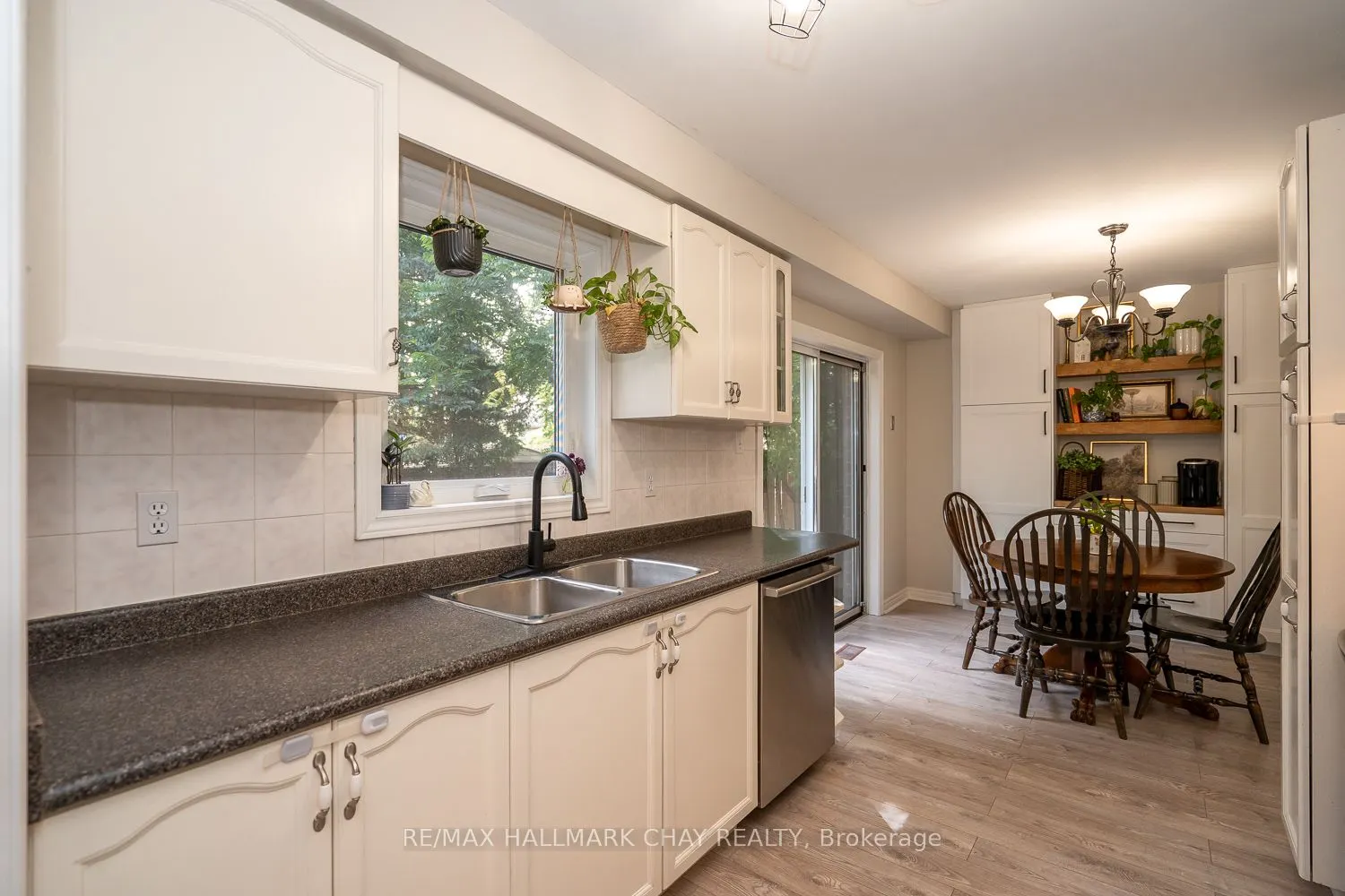 95 Banting Drive