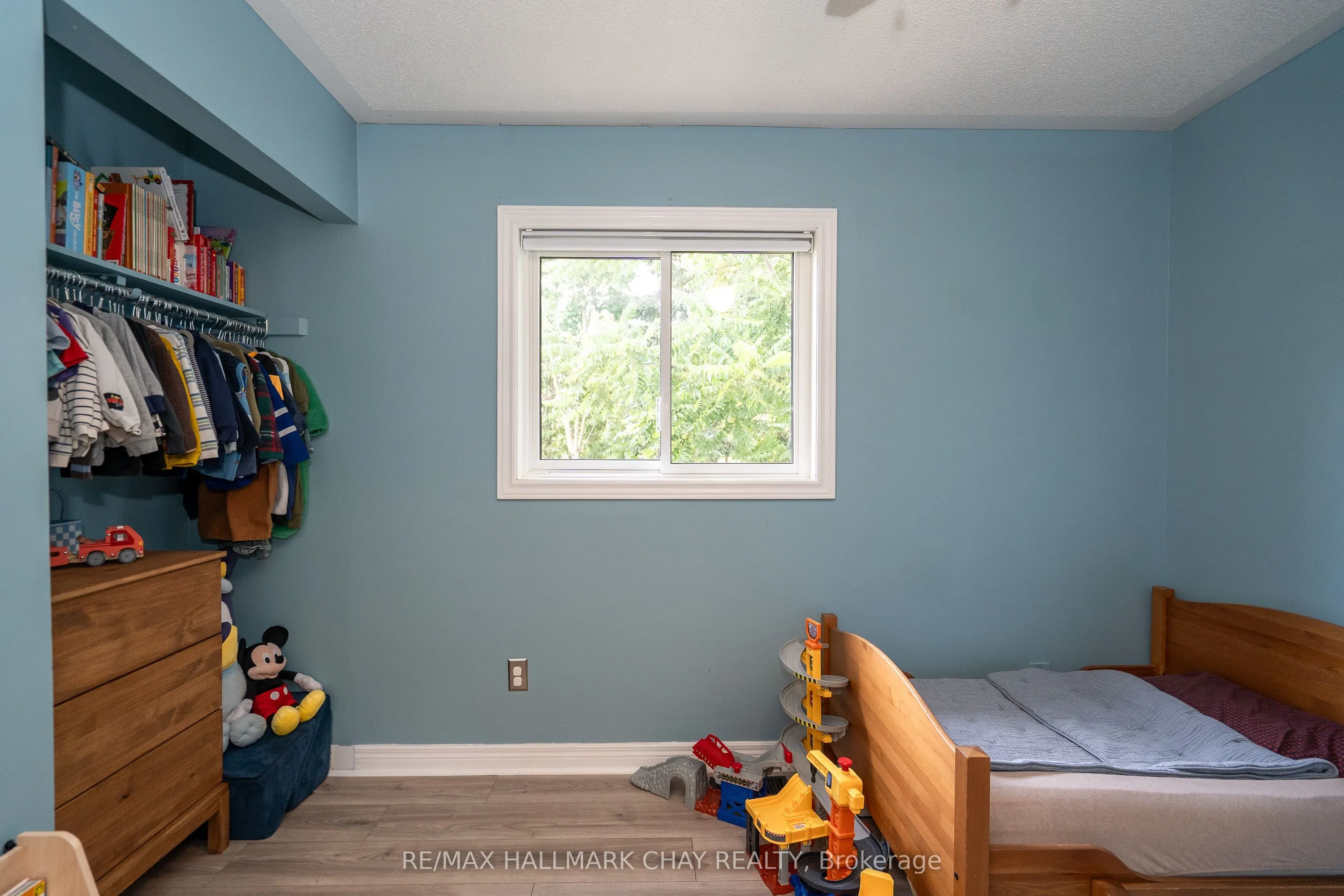 95 Banting Drive