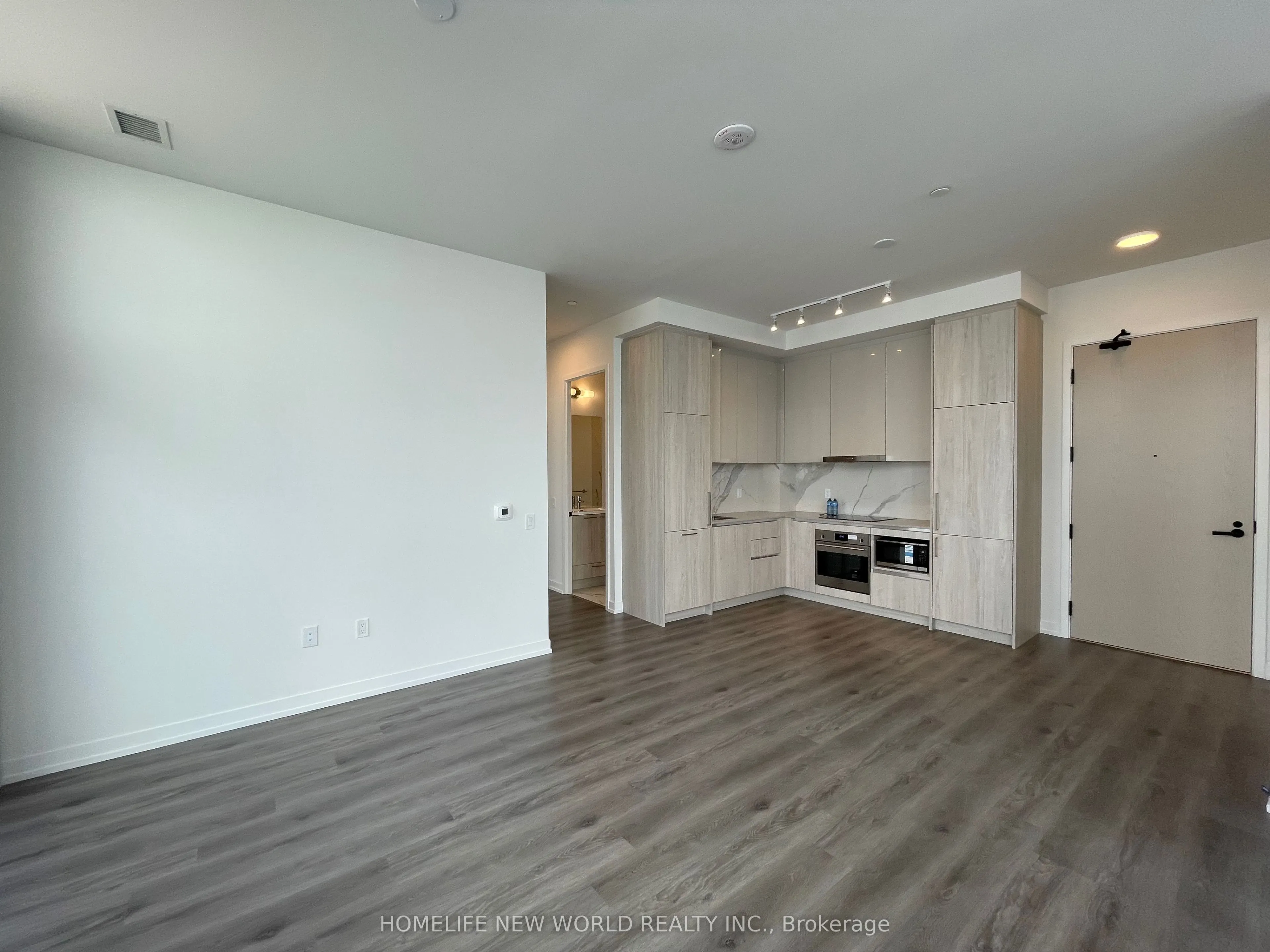 225 commerce Street, #PH106