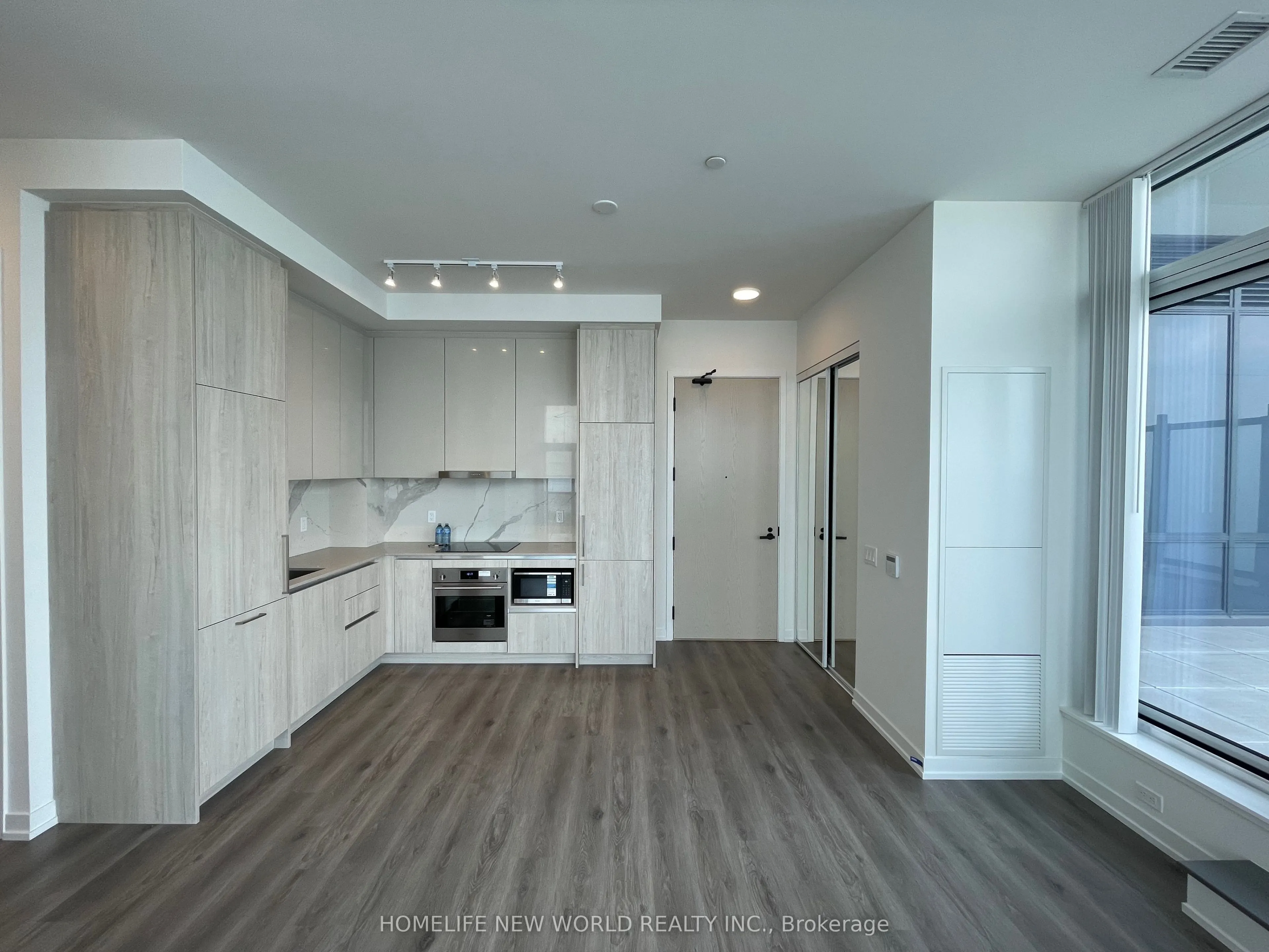 225 commerce Street, #PH106