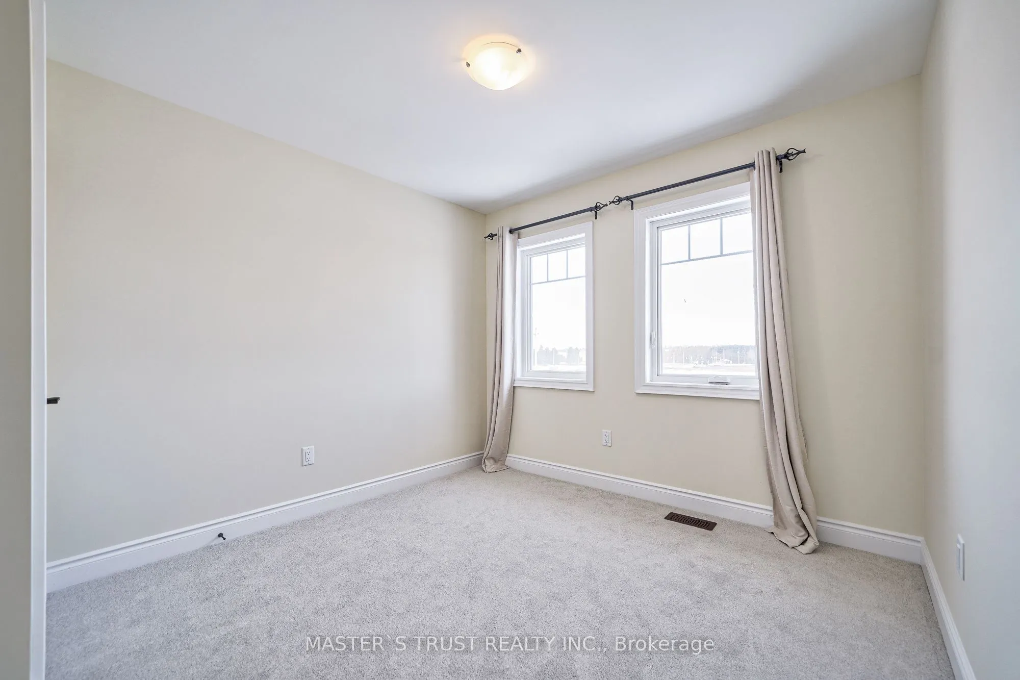 126 Lorne Thomas Place