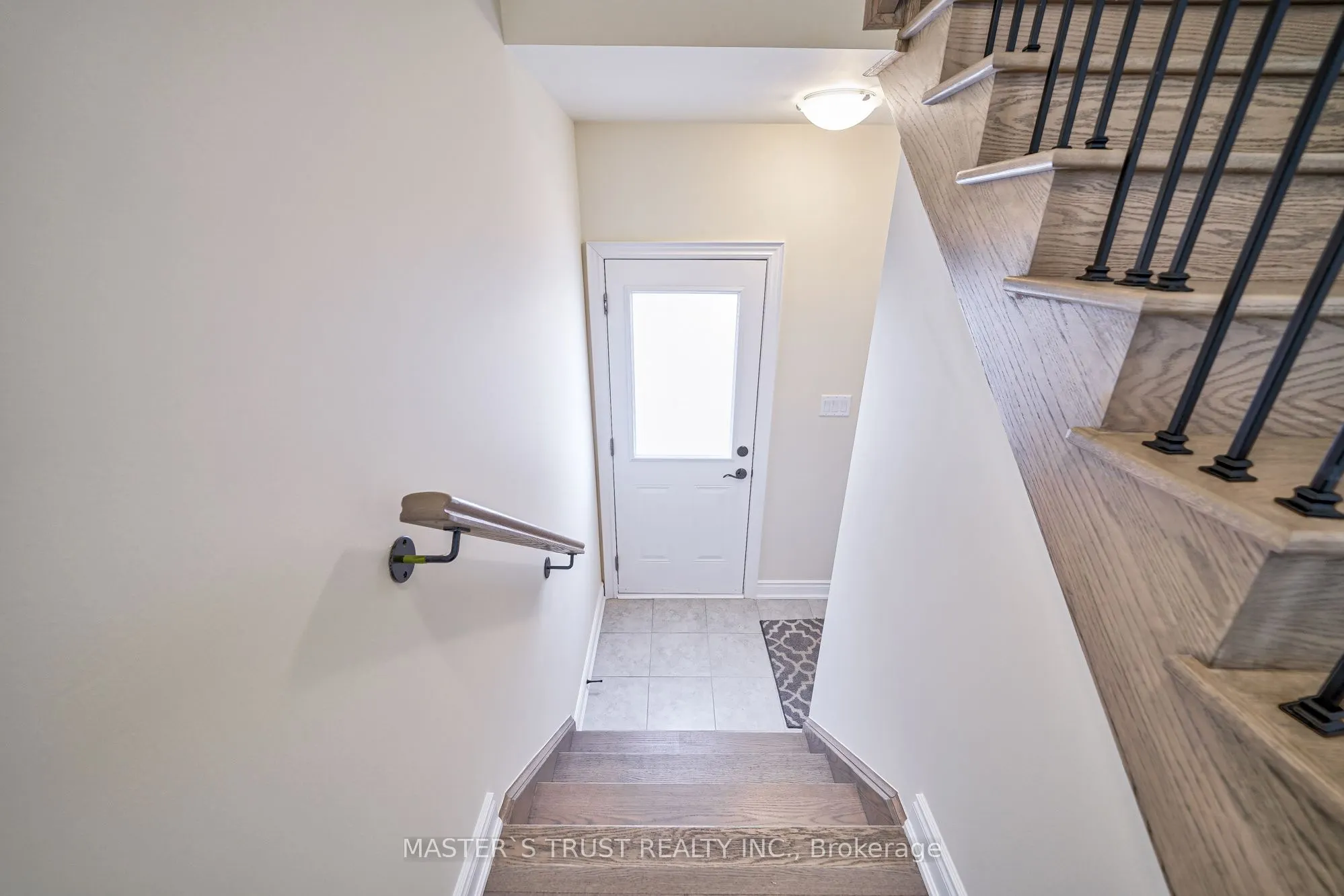 126 Lorne Thomas Place