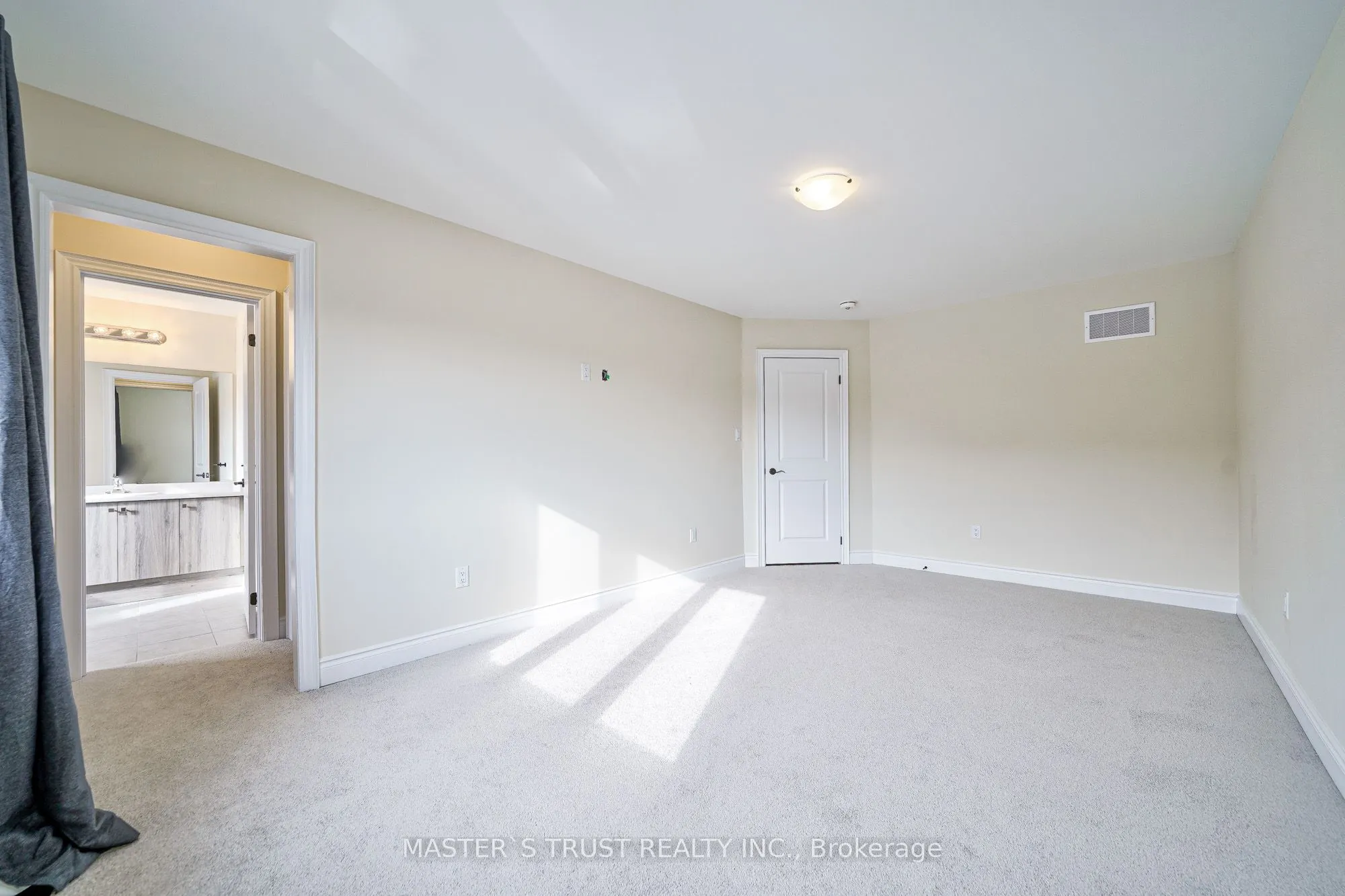 126 Lorne Thomas Place