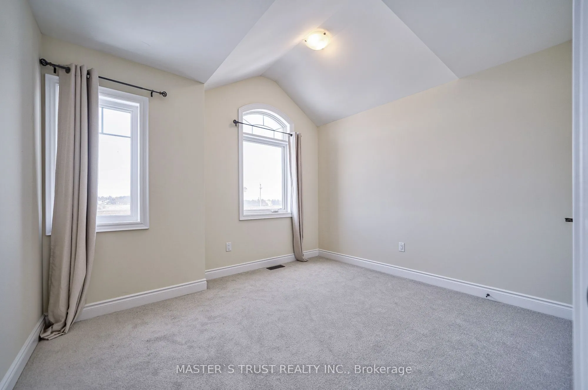 126 Lorne Thomas Place