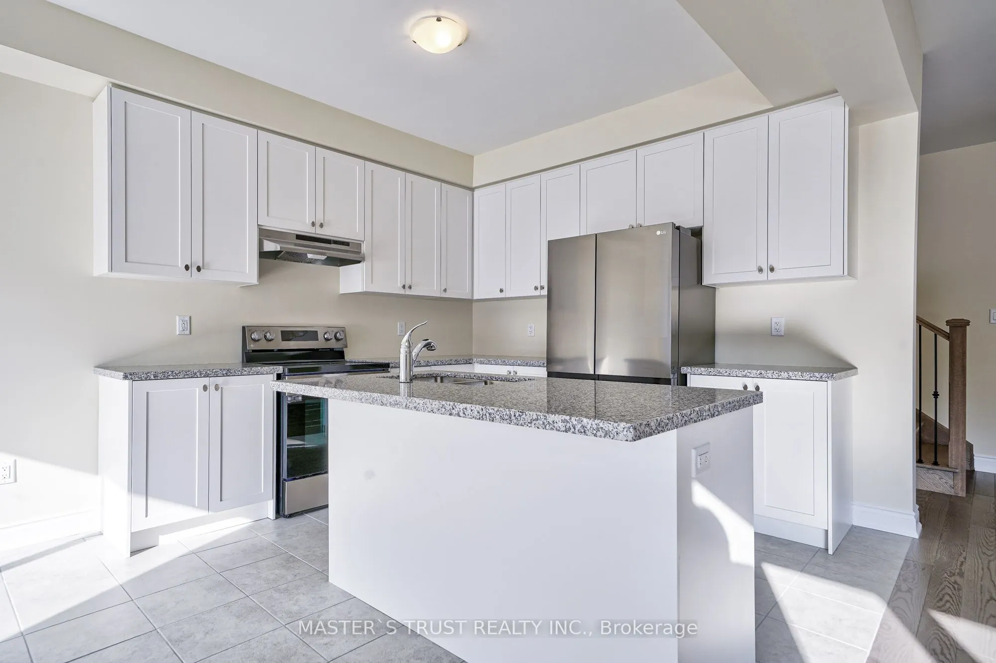 126 Lorne Thomas Place