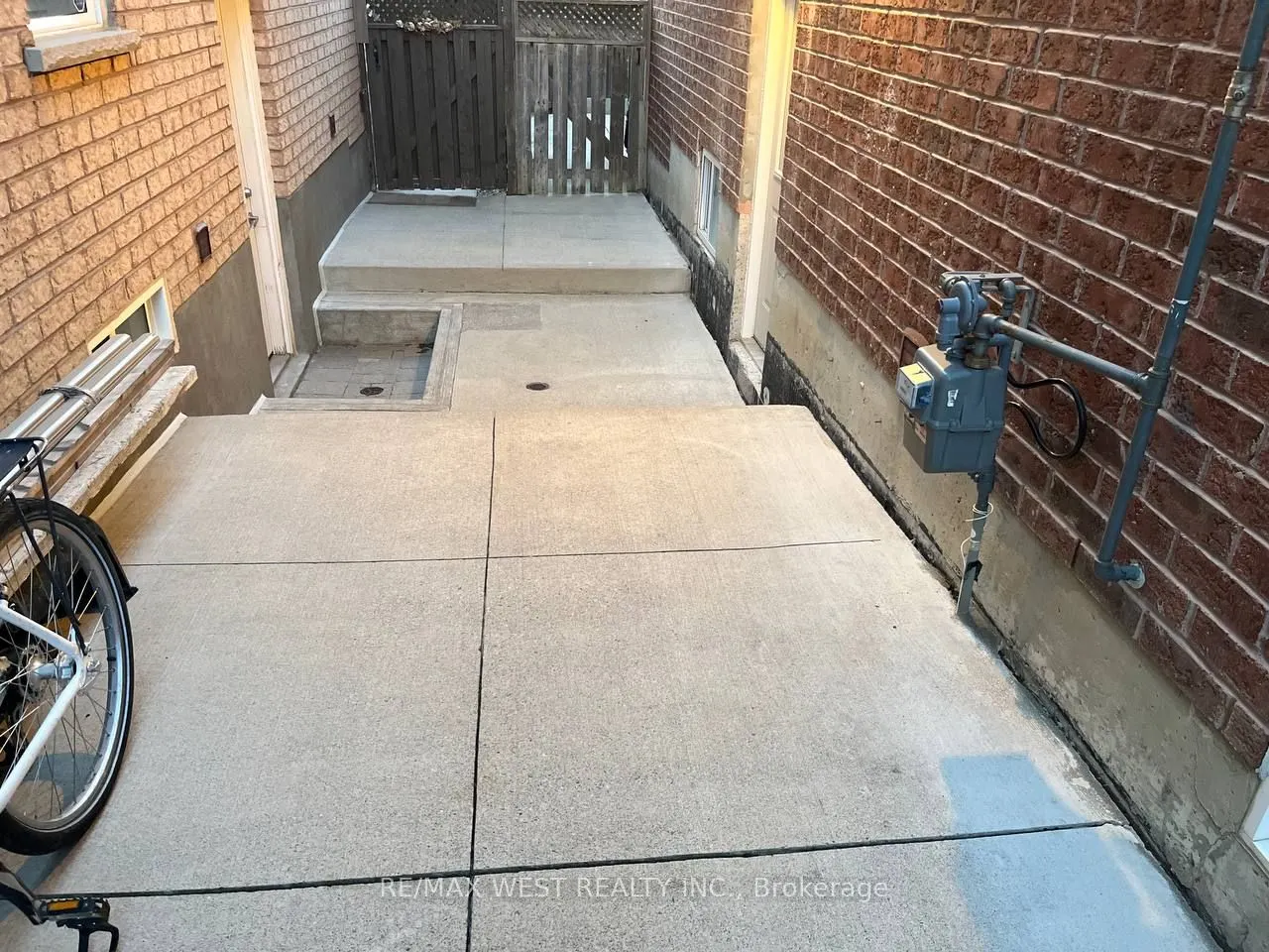 157 Hollywood Hill Circle, #Lower