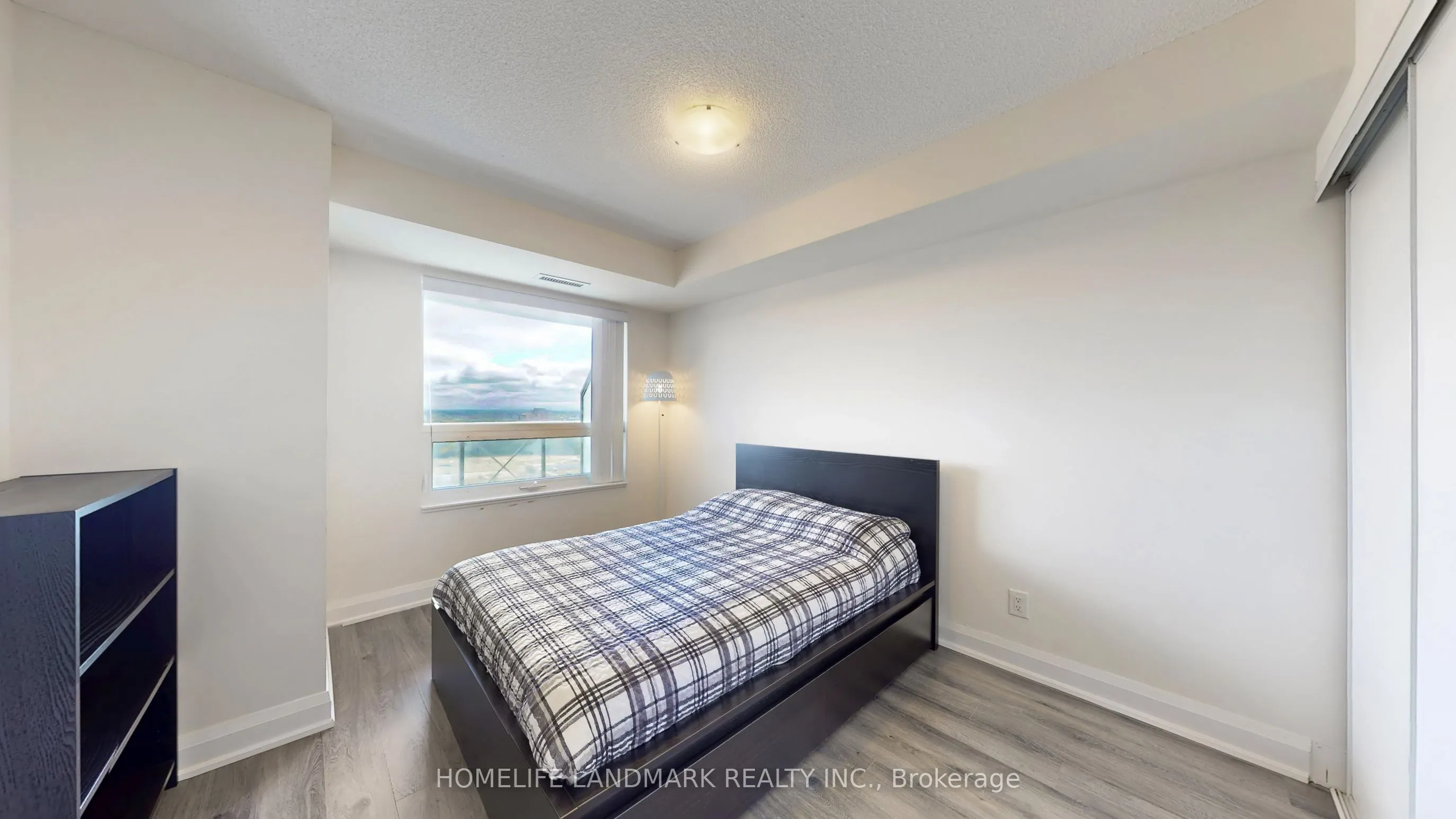 1 Uptown Drive, #1910