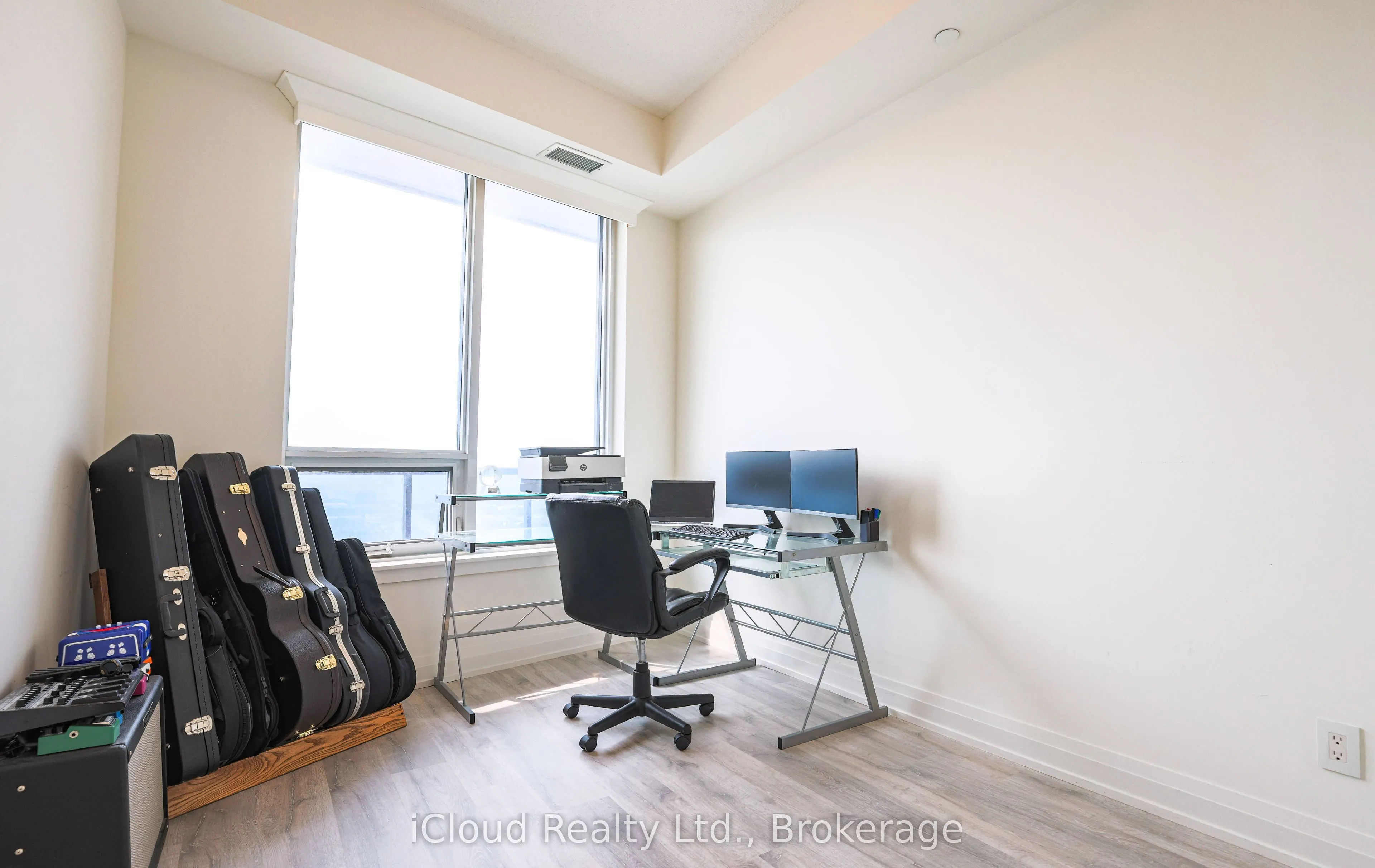 3600 Highway 7 Road, #3208