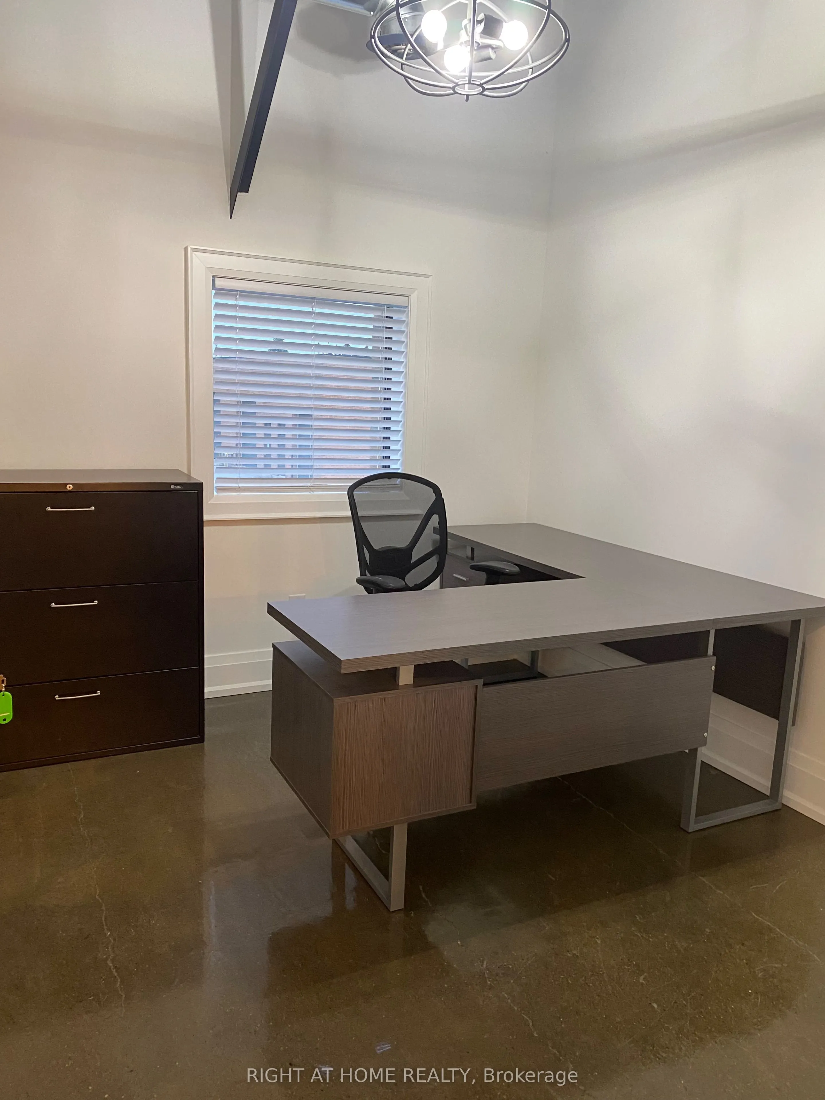 167 Applewood Crescent, #9
