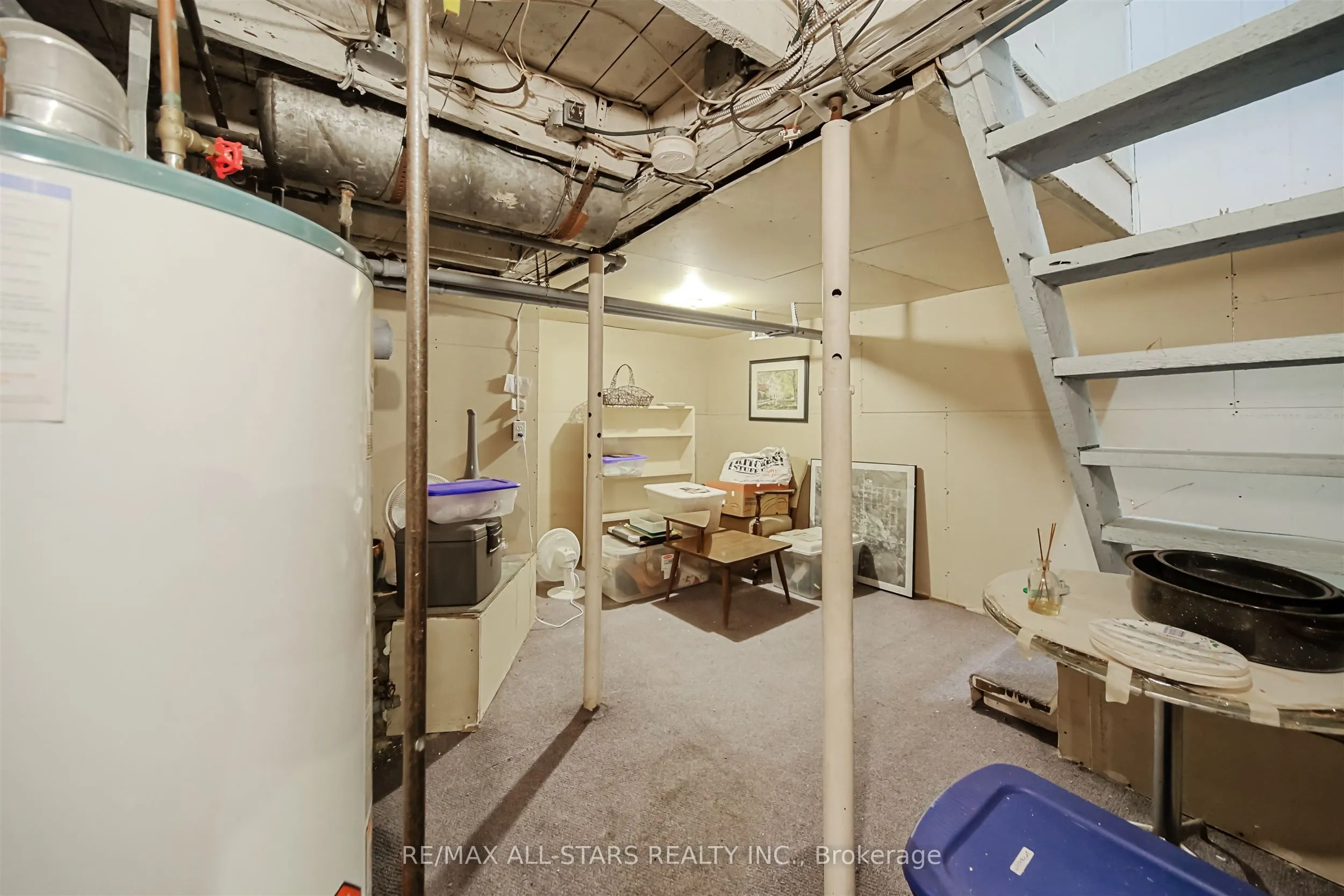 56 Brock Street E