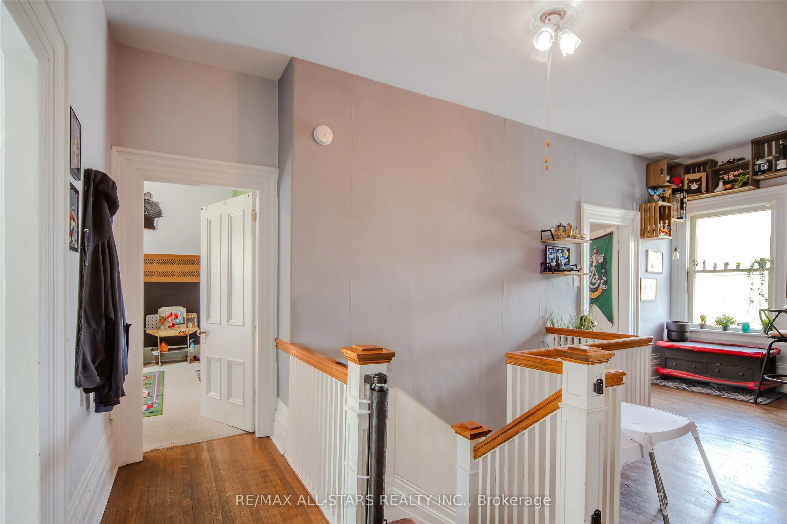 56 Brock Street E