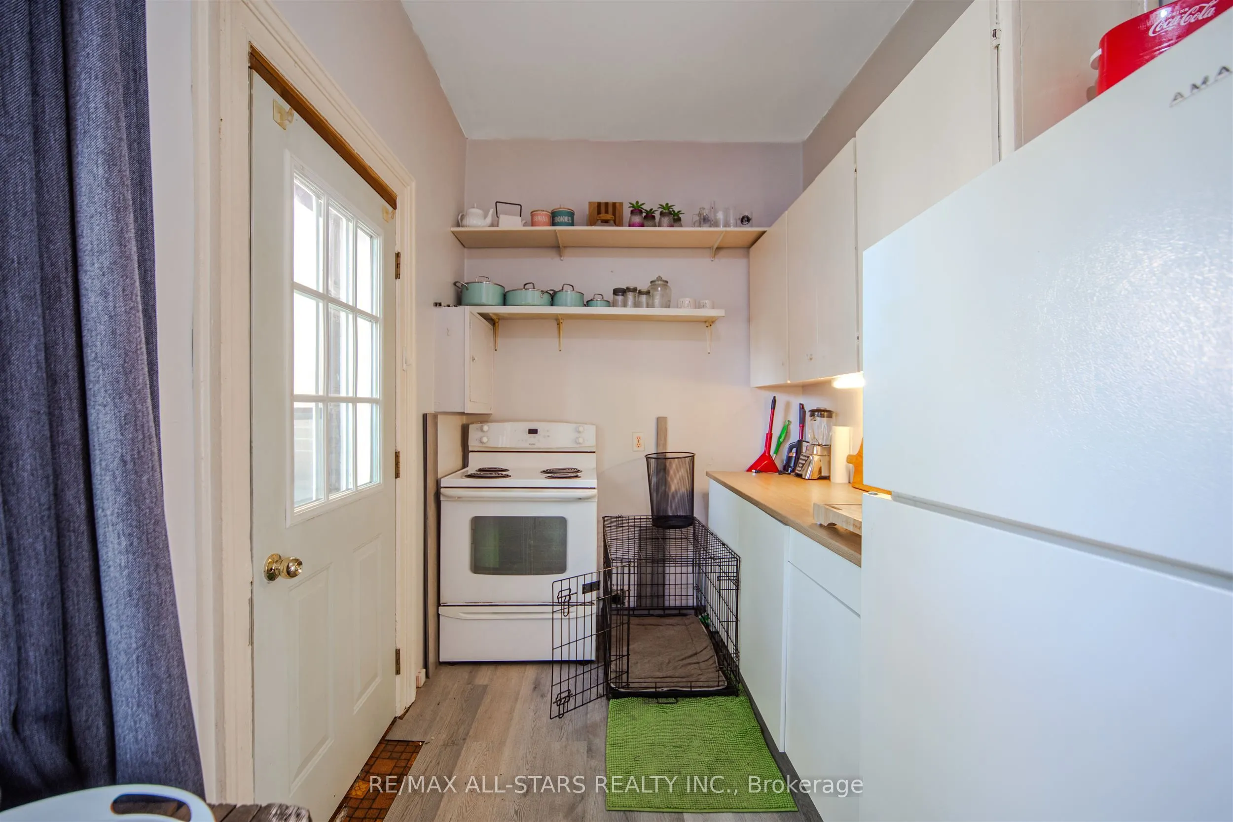 56 Brock Street E