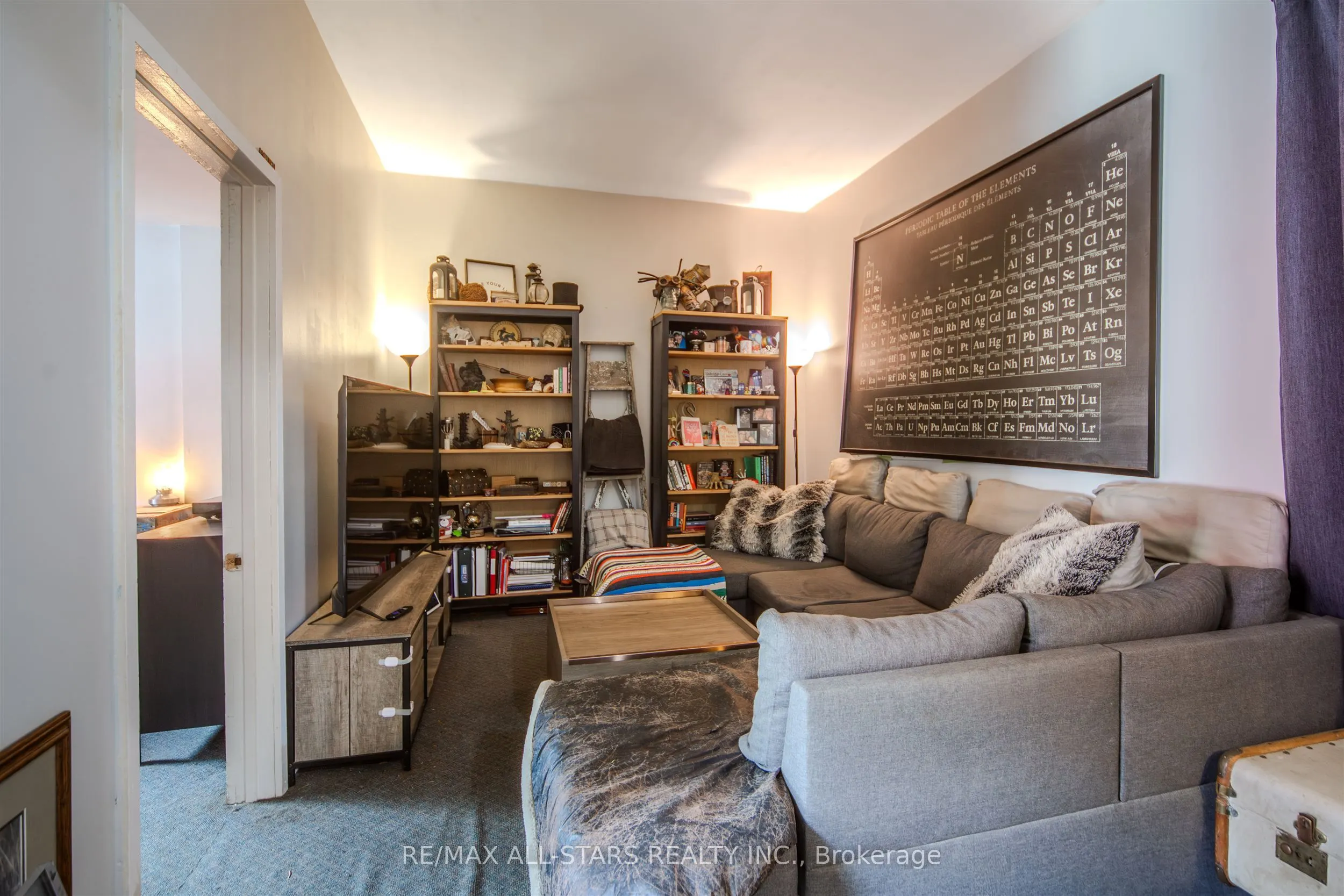 56 Brock Street E