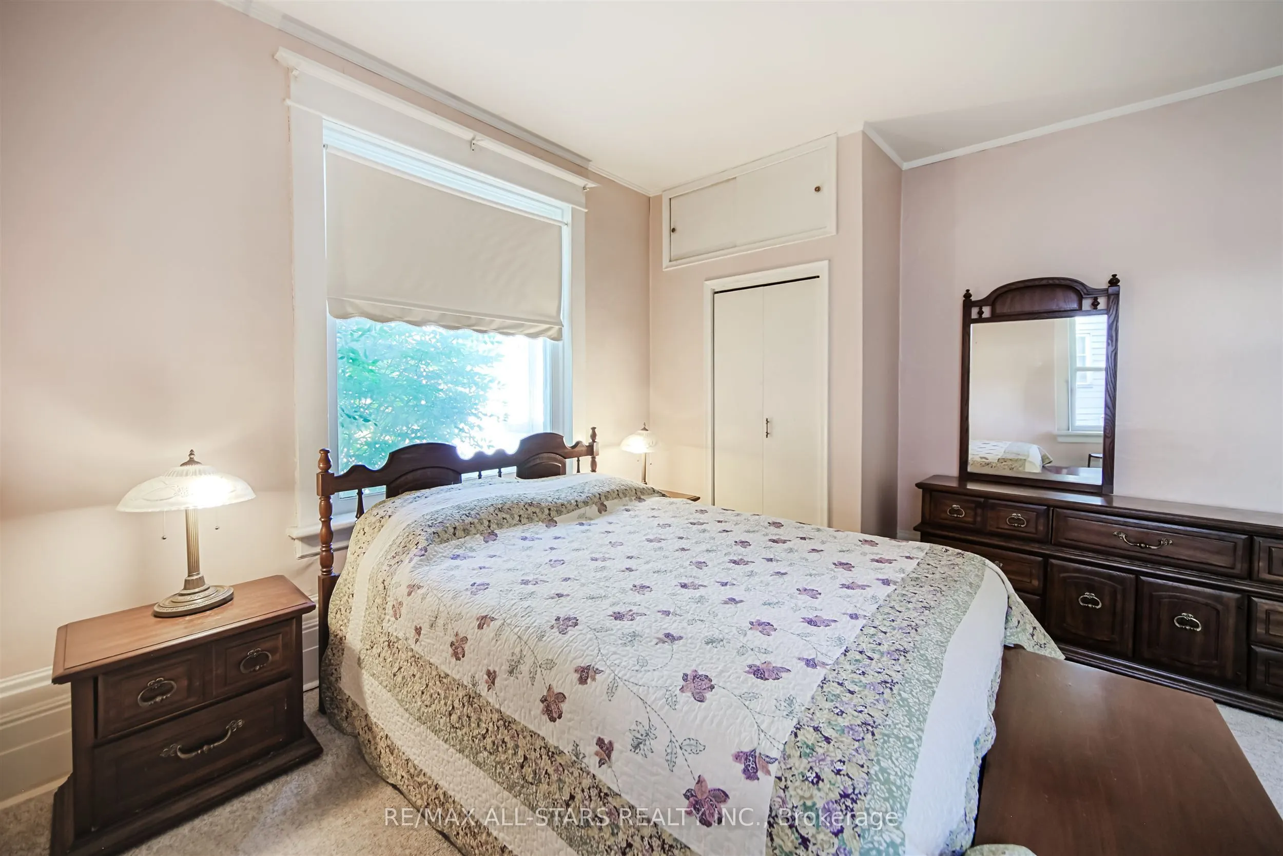 56 Brock Street E