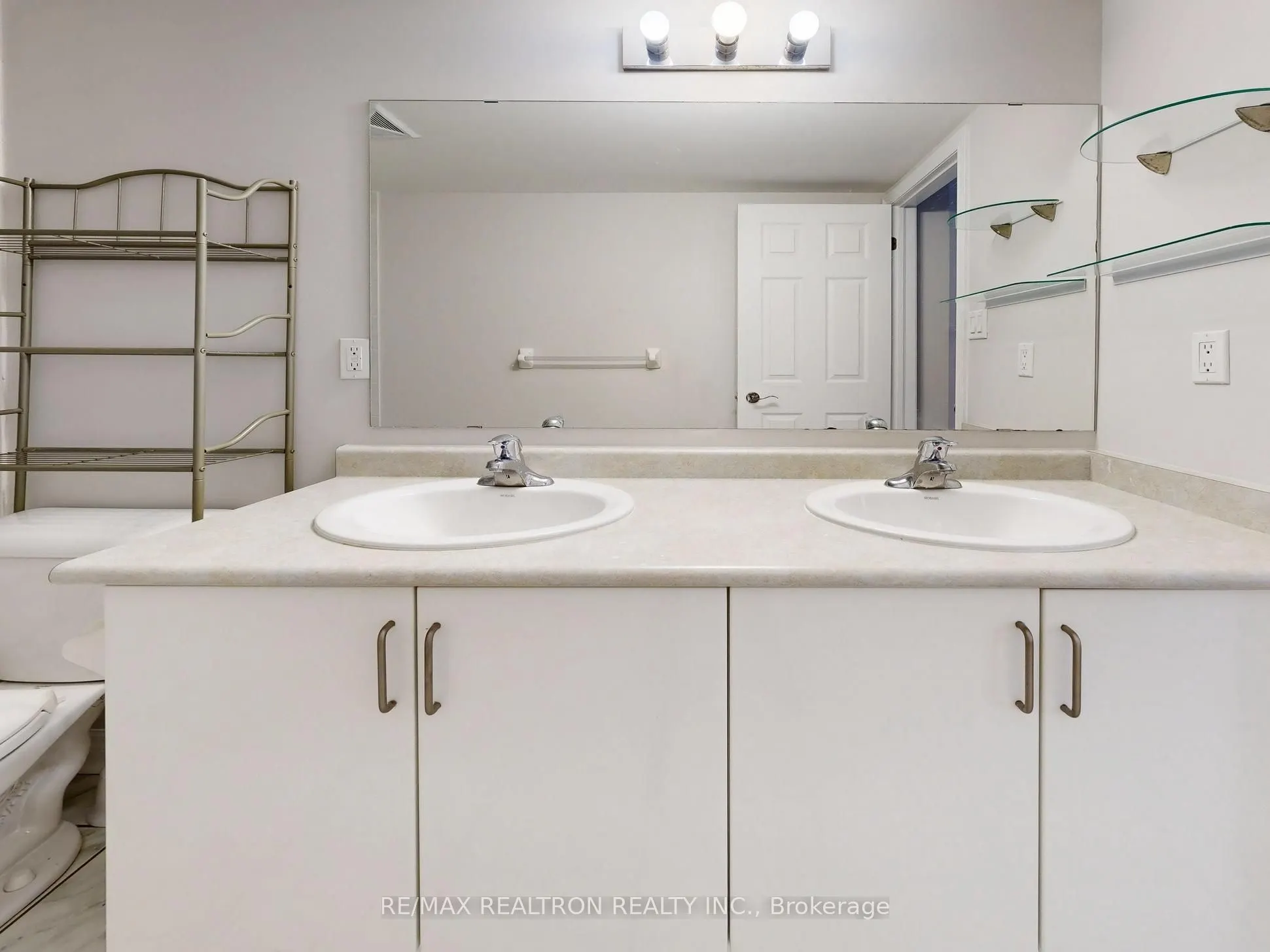 314 John Street, #366
