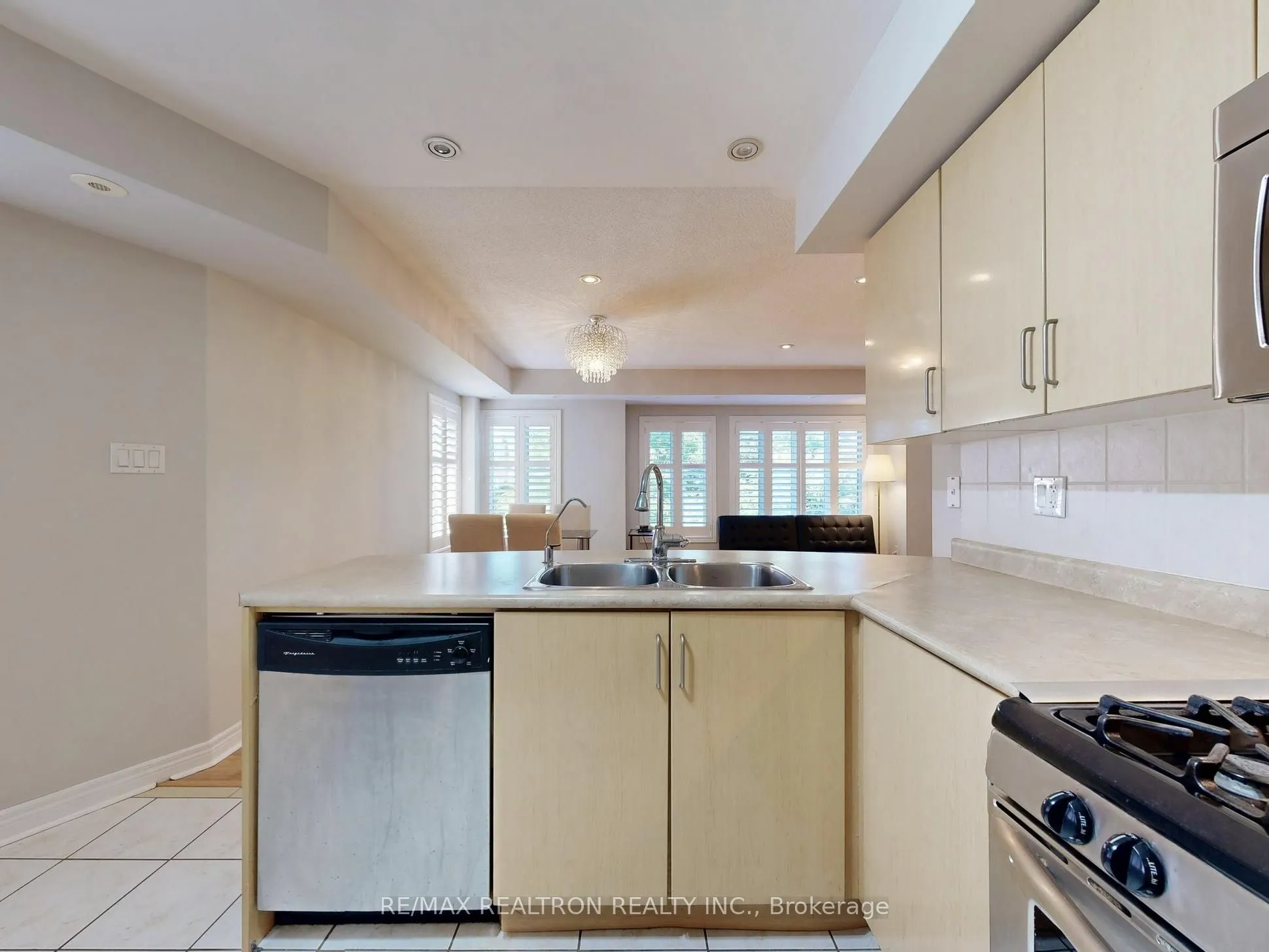 314 John Street, #366