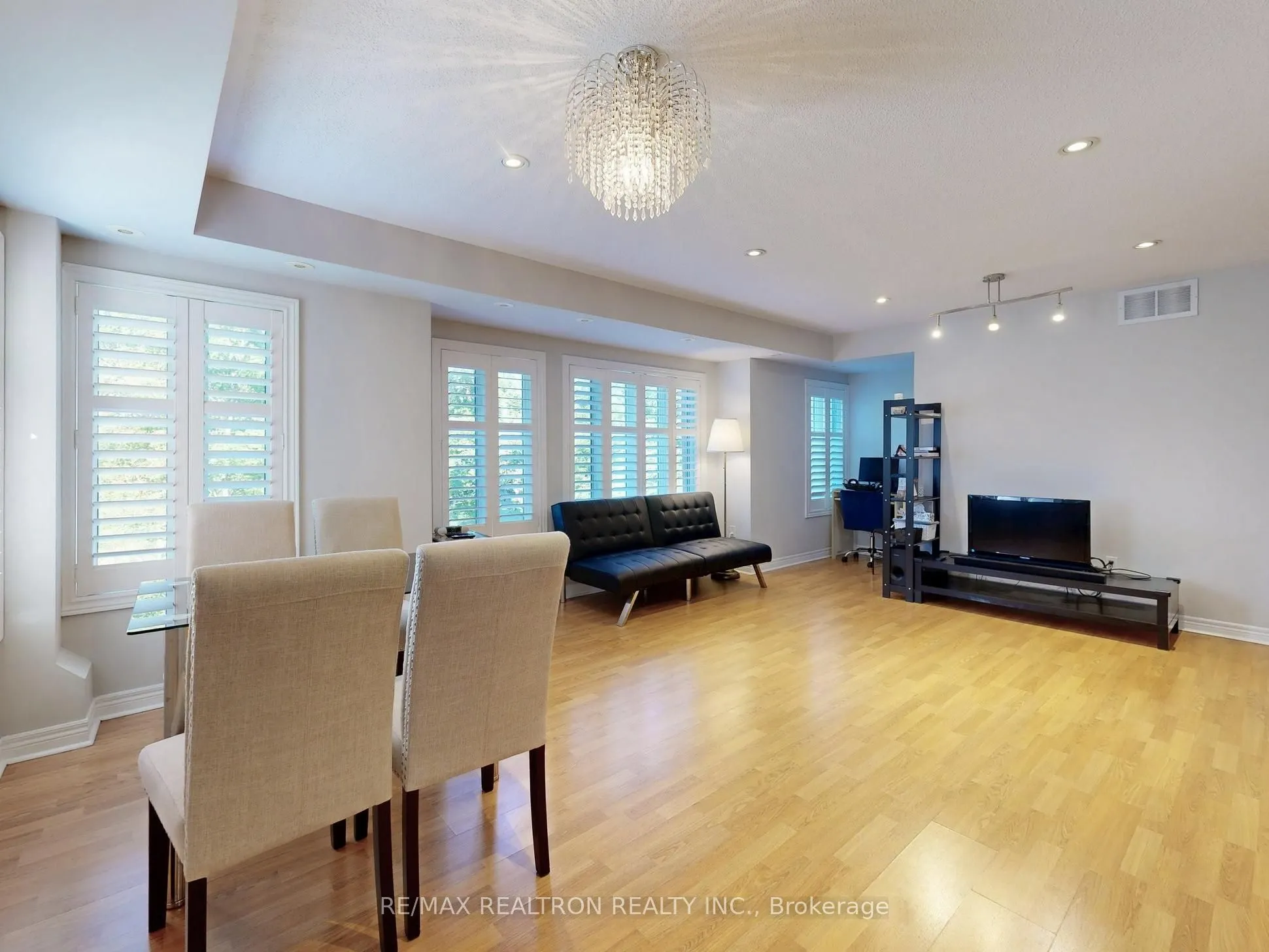 314 John Street, #366
