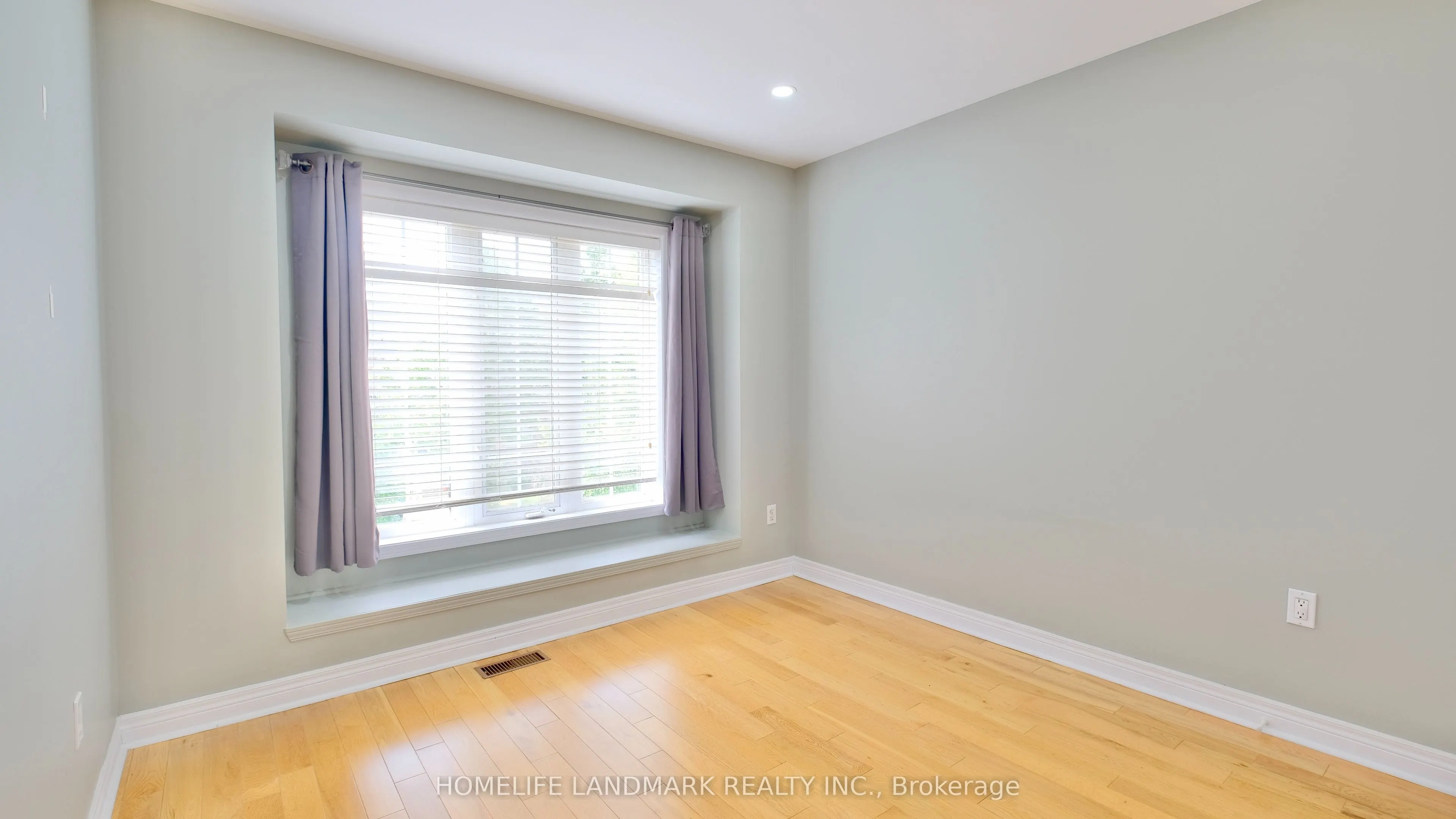 15 Montreaux Crescent
