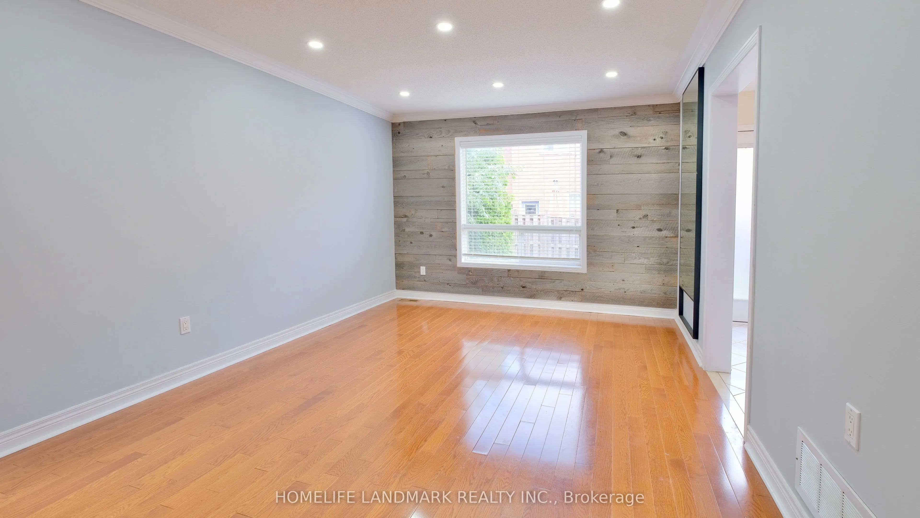 15 Montreaux Crescent