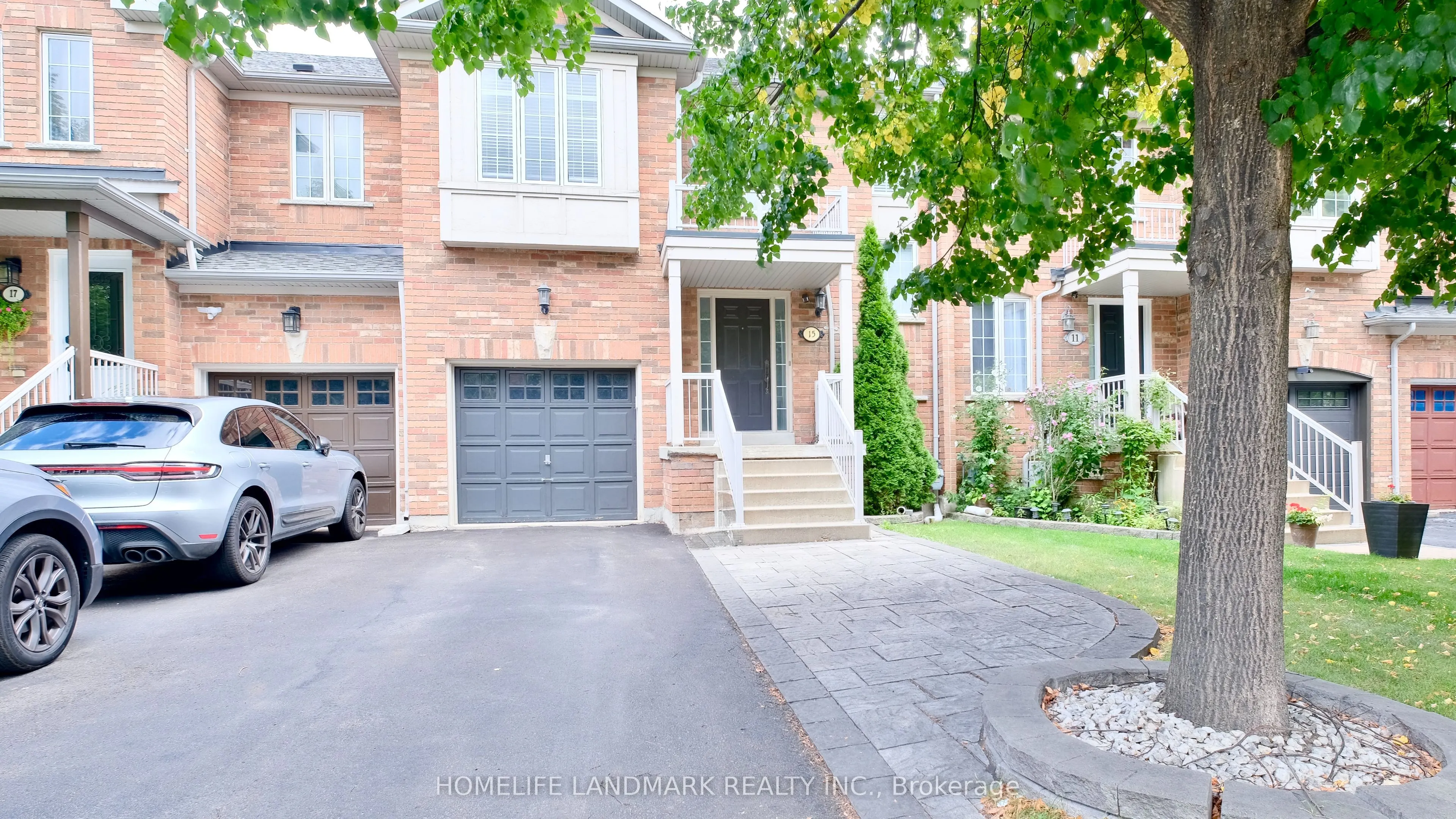 15 Montreaux Crescent
