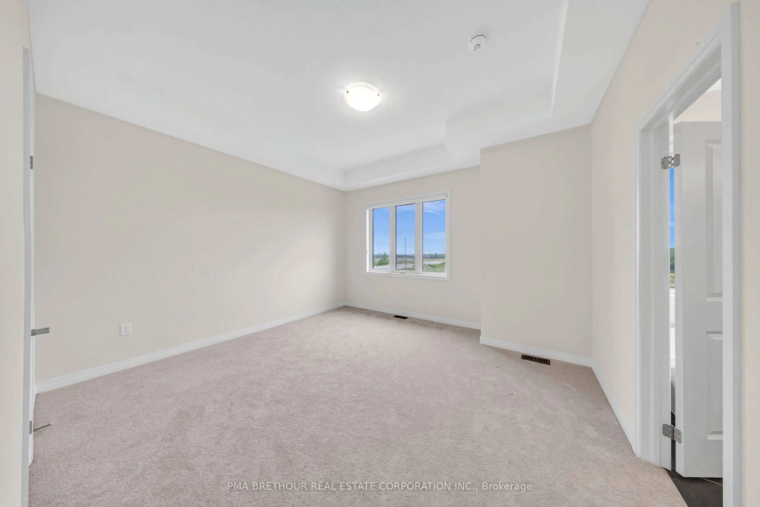 3 ghent Drive W