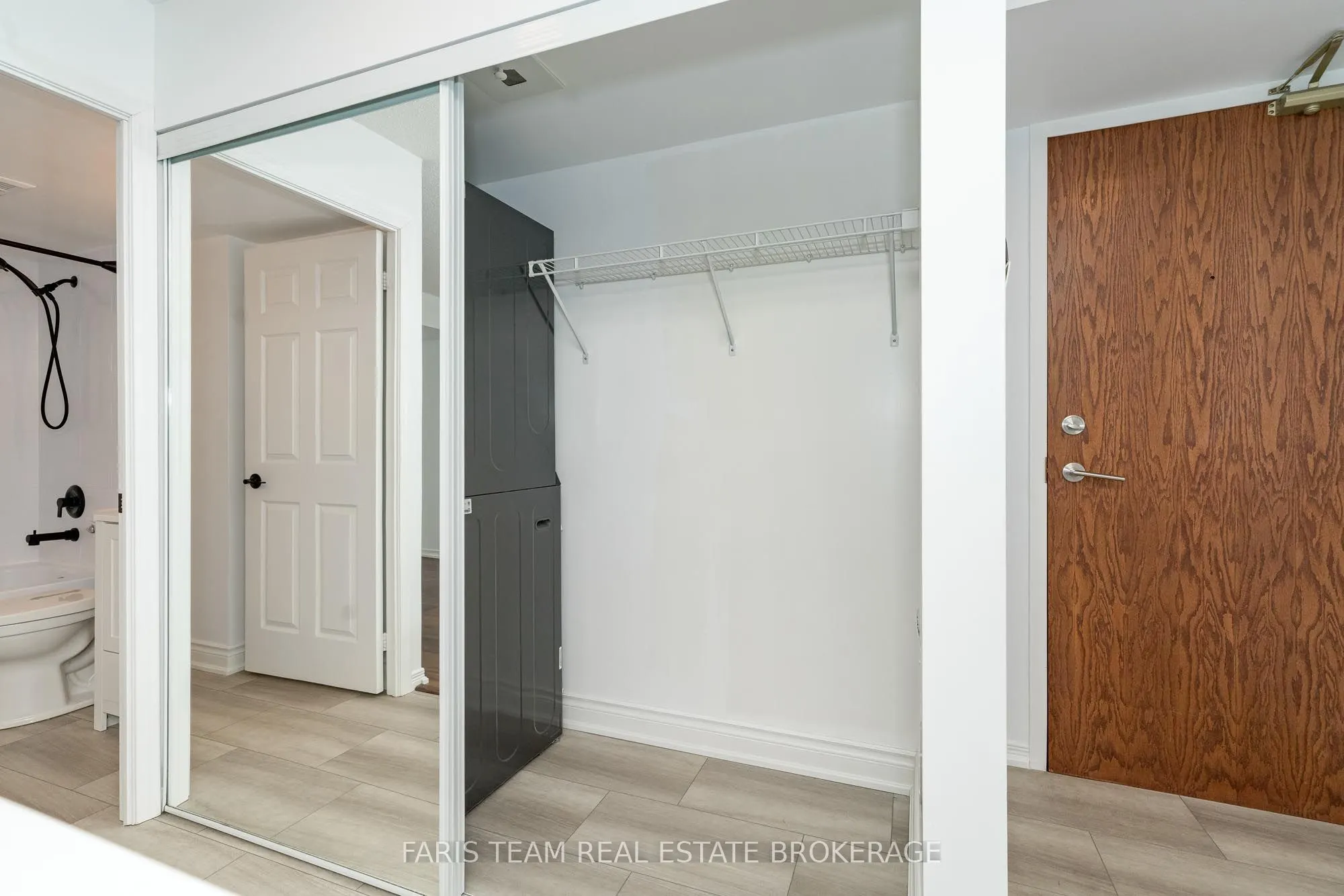 11 Oneida Crescent, #407