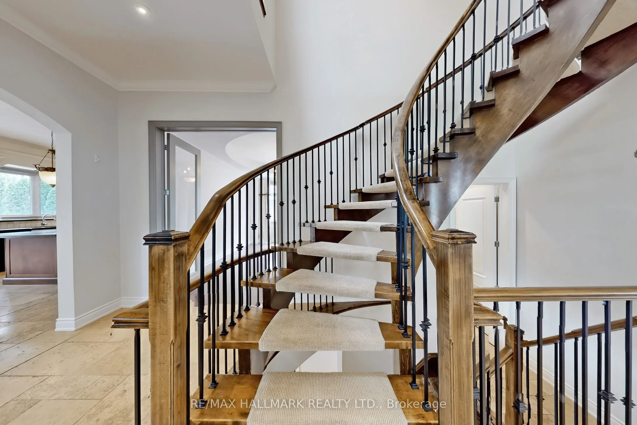 383 Paradelle Drive