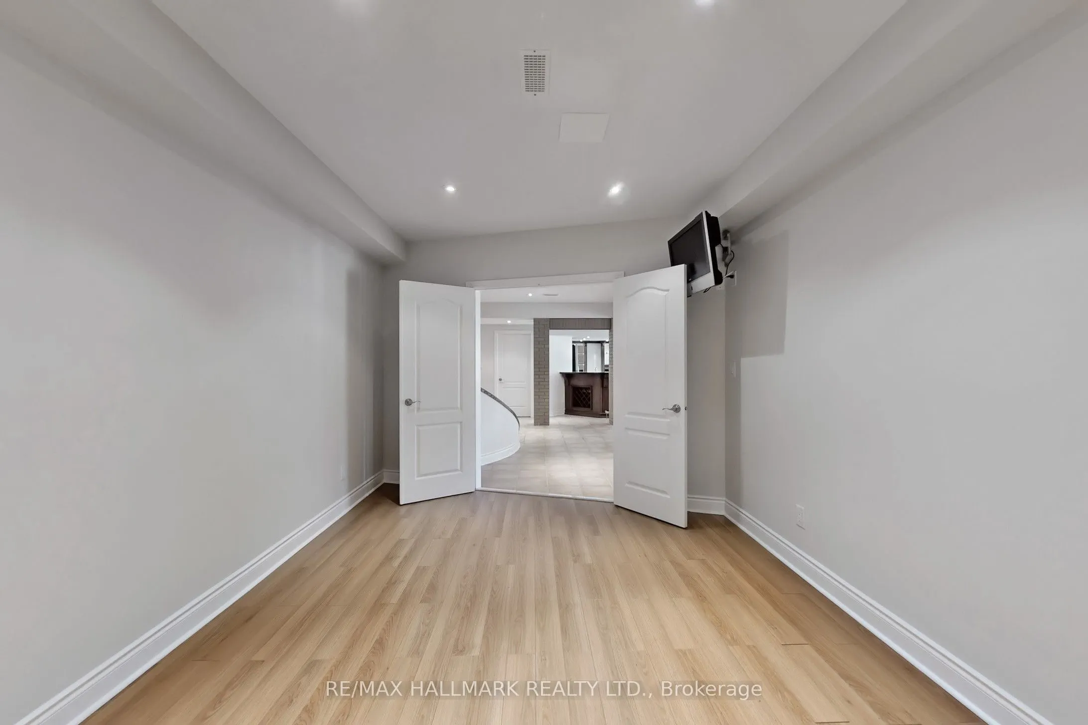 383 Paradelle Drive