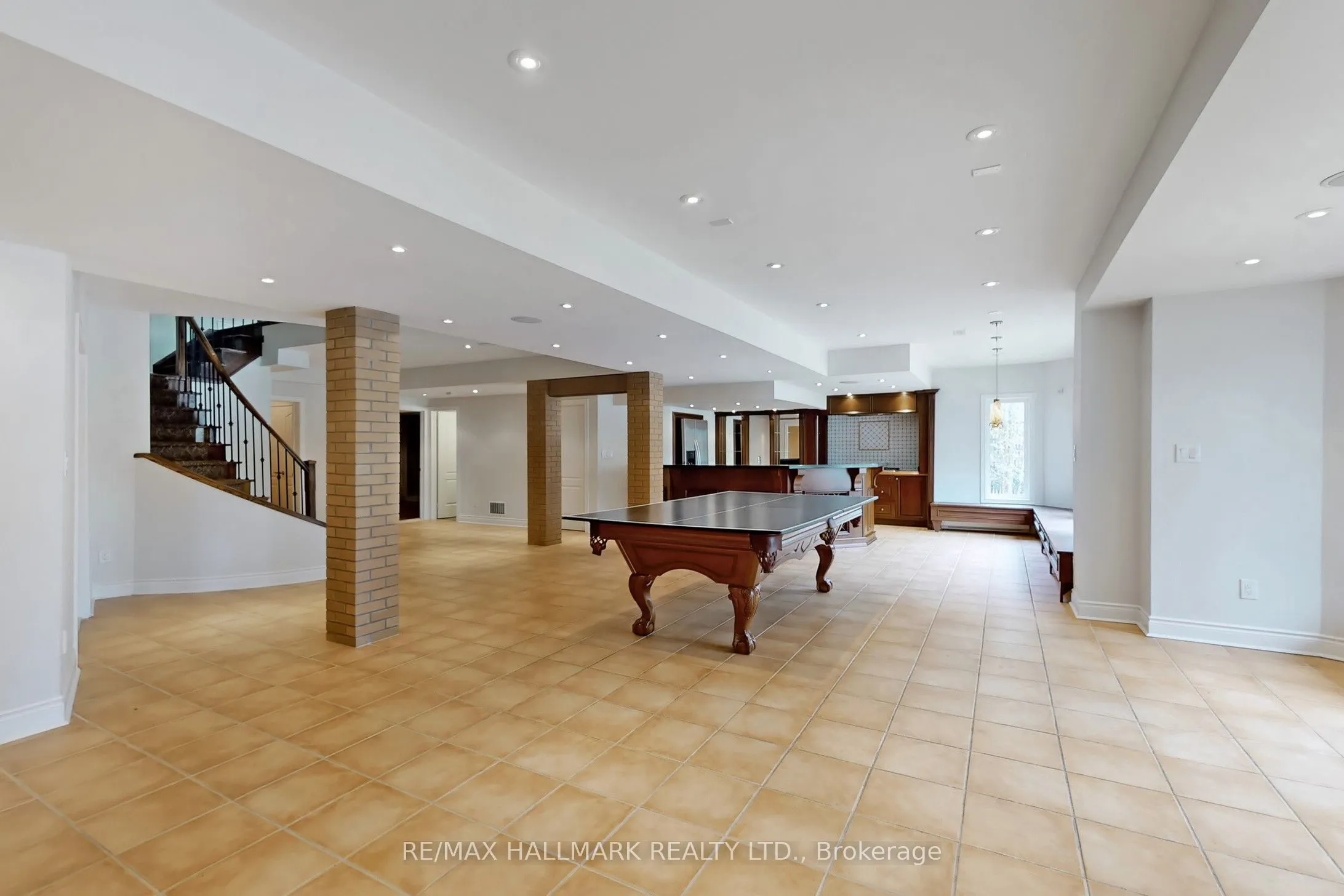 383 Paradelle Drive