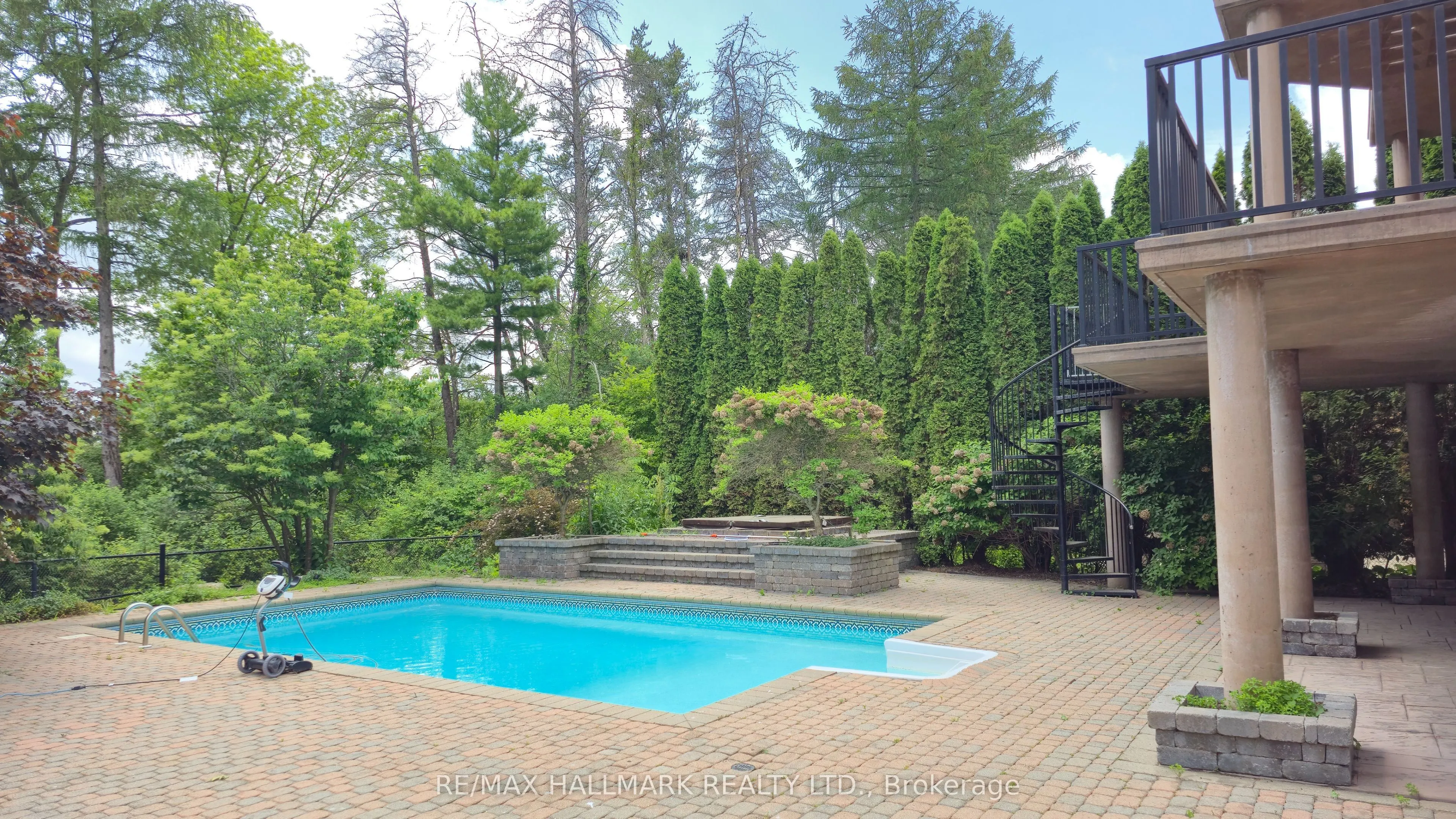 383 Paradelle Drive