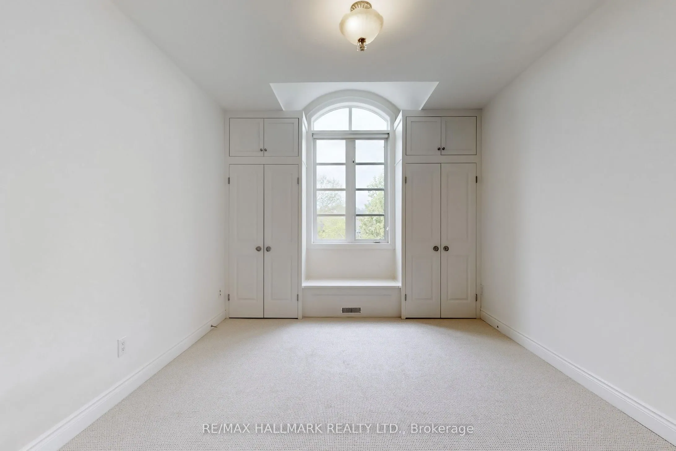 383 Paradelle Drive