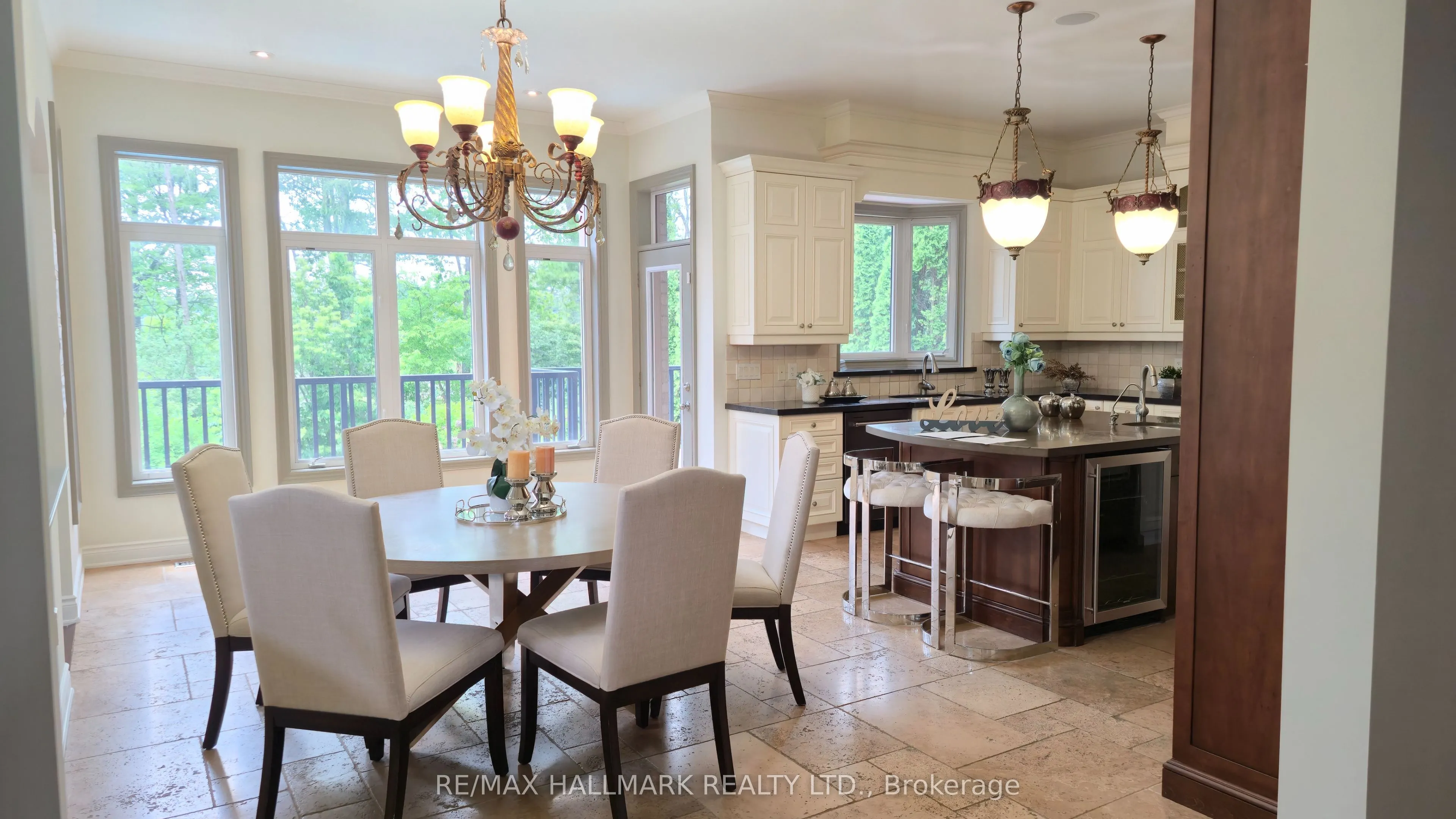 383 Paradelle Drive