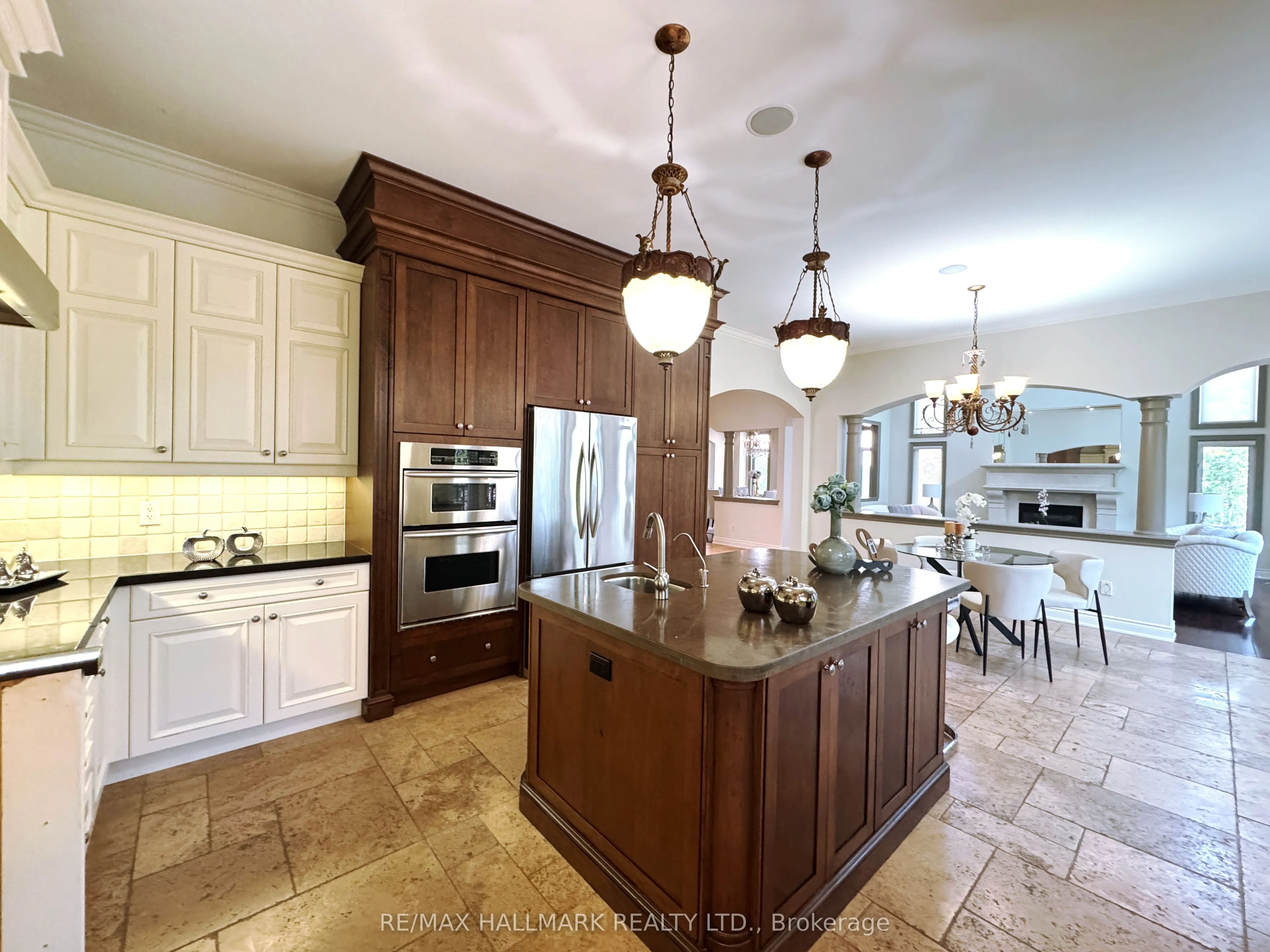 383 Paradelle Drive