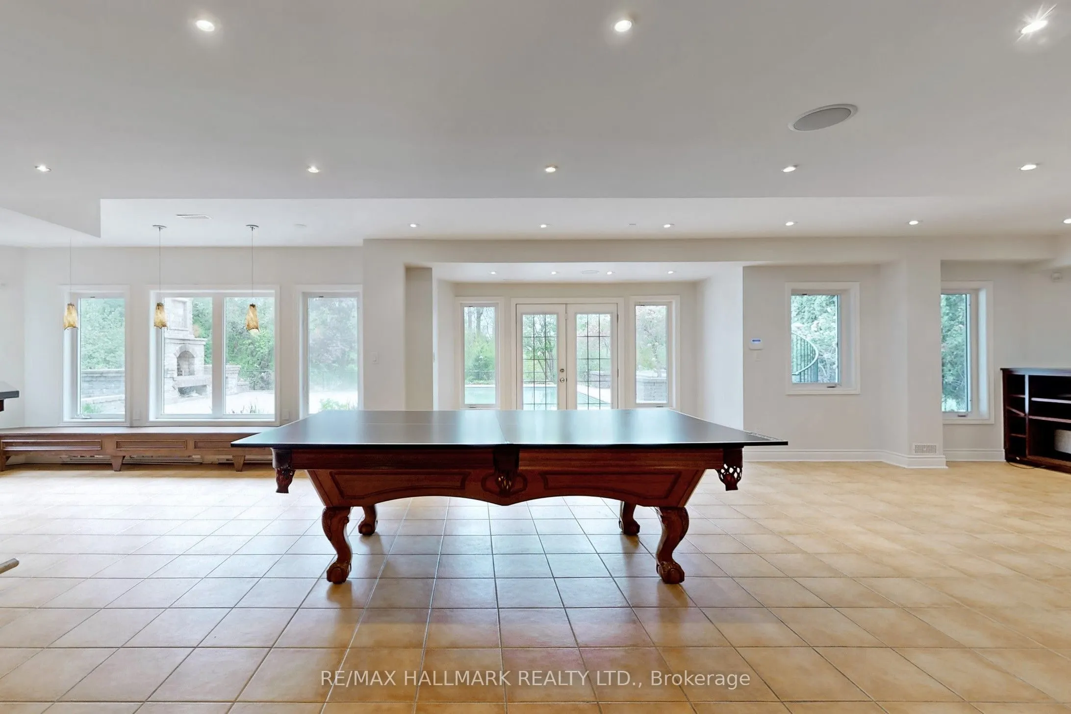 383 Paradelle Drive