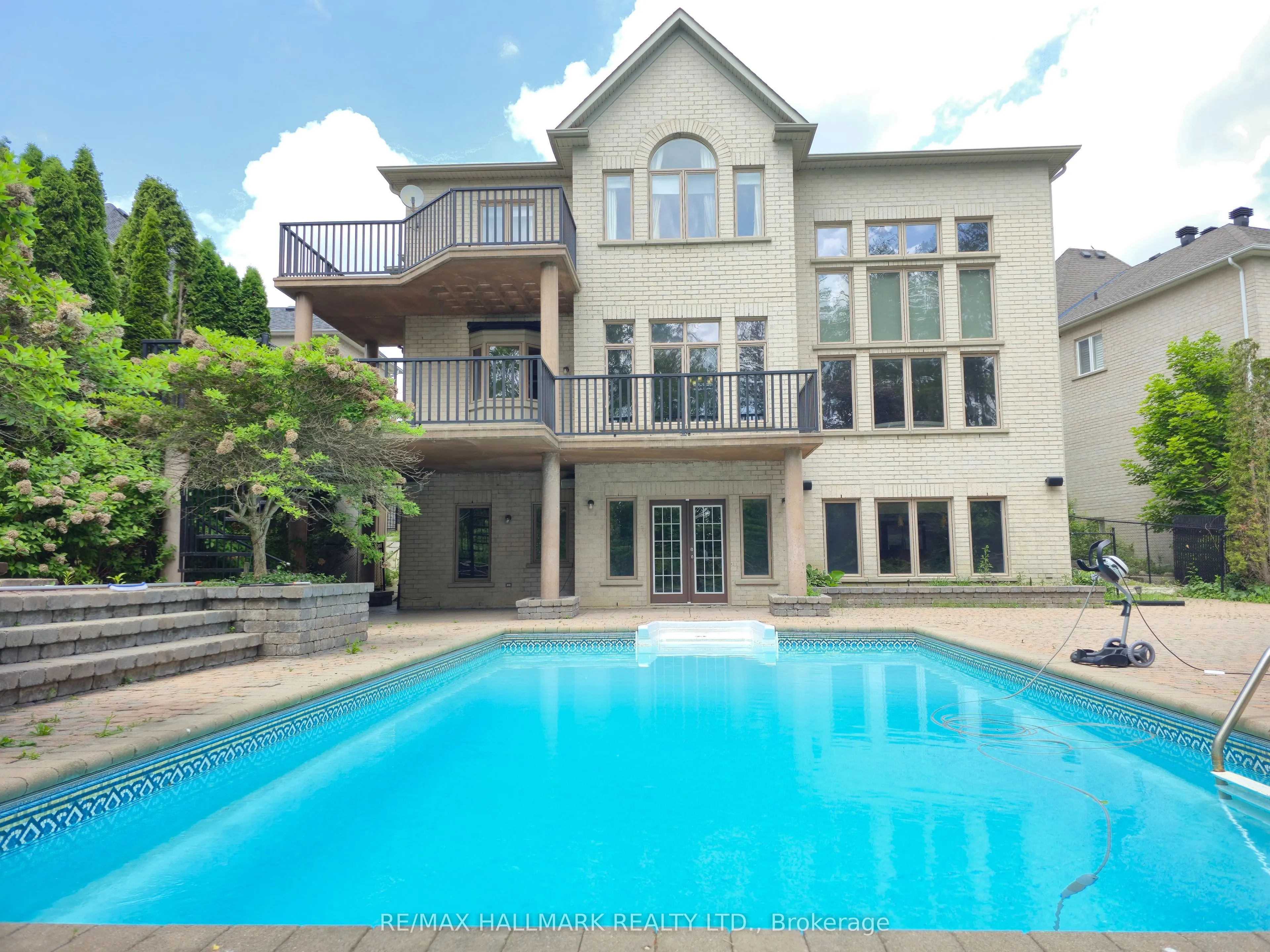 383 Paradelle Drive