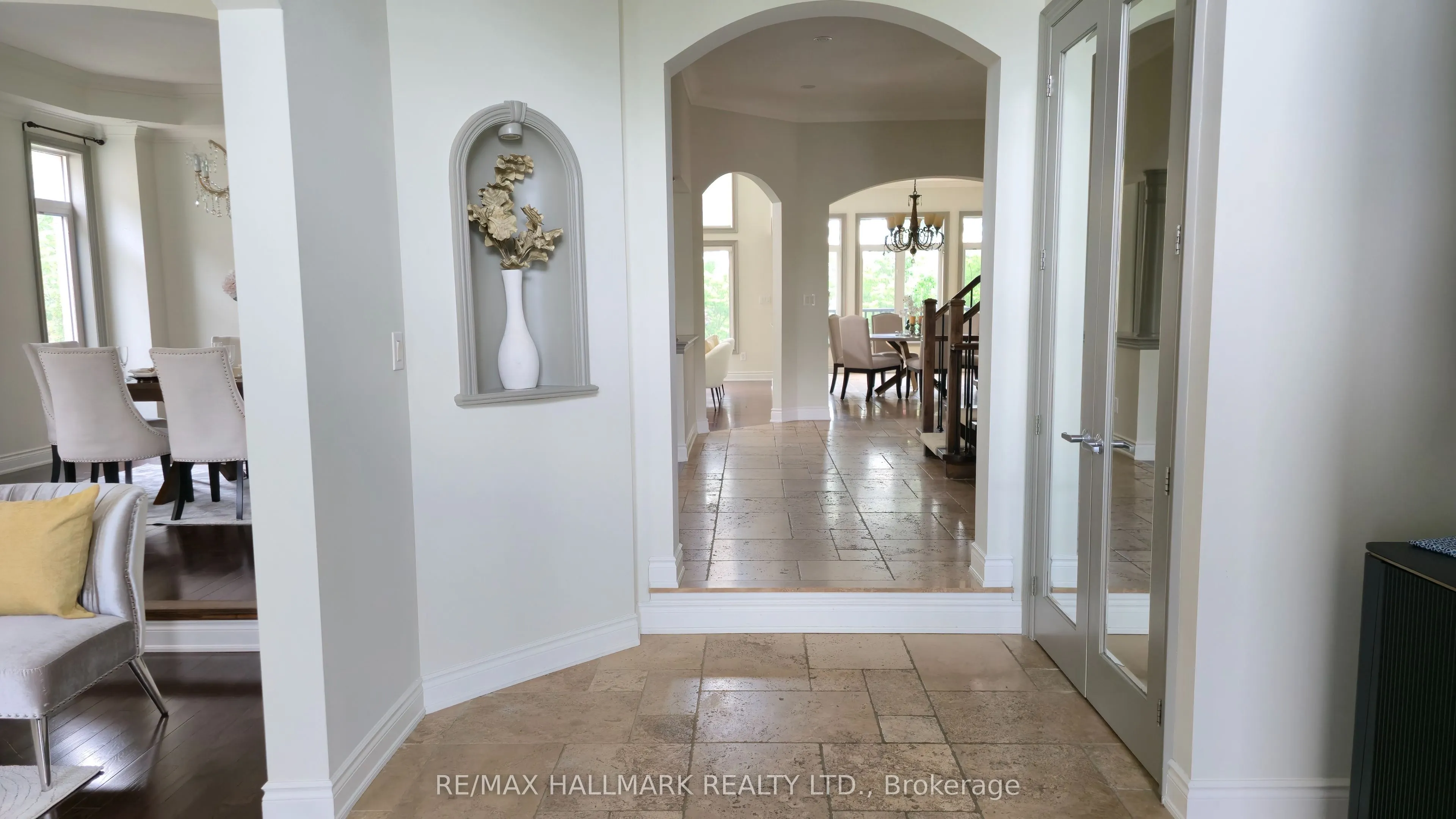 383 Paradelle Drive