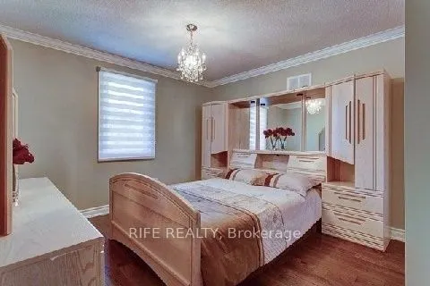 88 Windermere Crescent