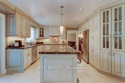 88 Windermere Crescent