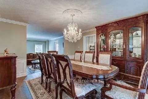88 Windermere Crescent