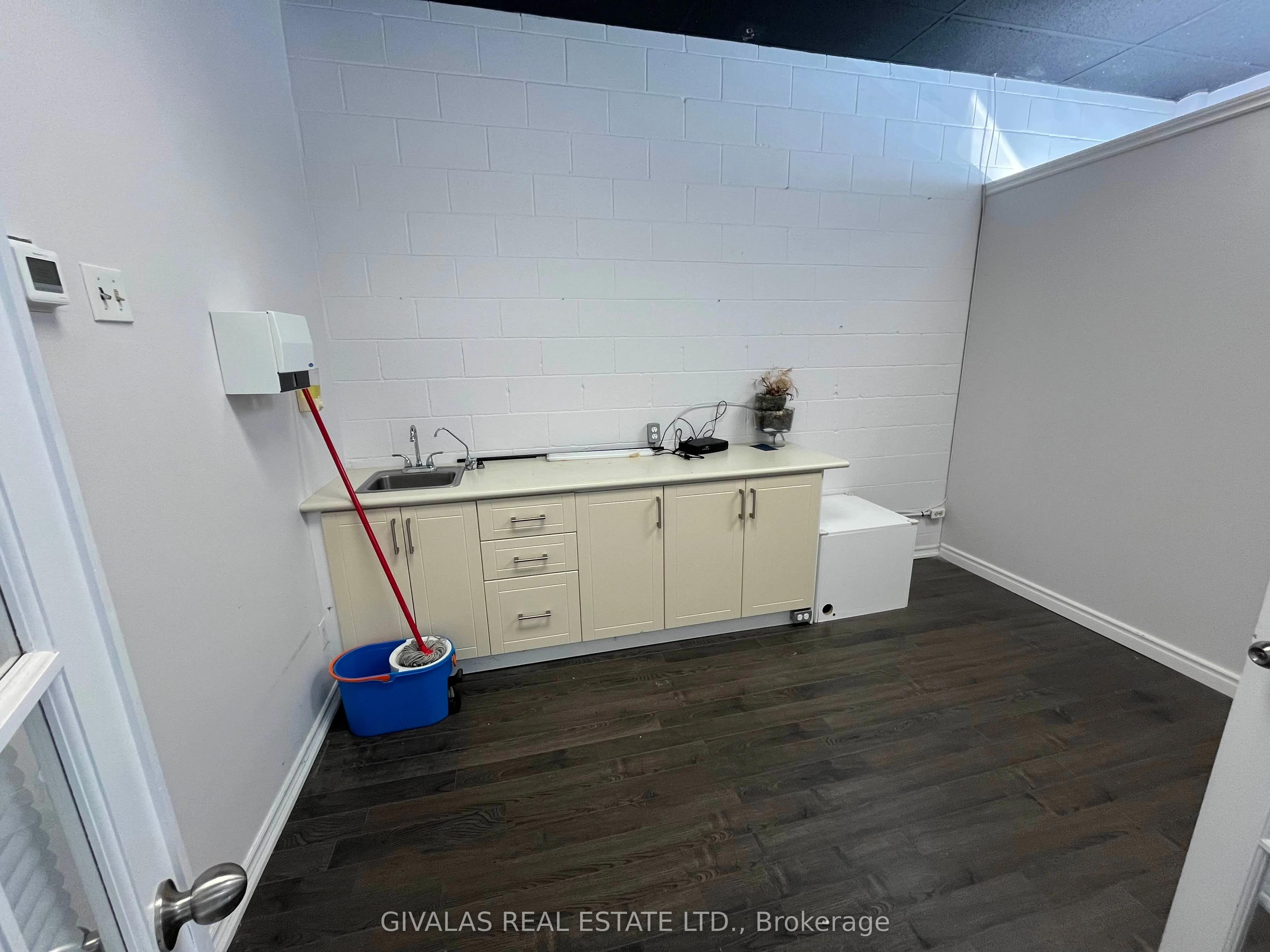 7725 Birchmount Road, #34