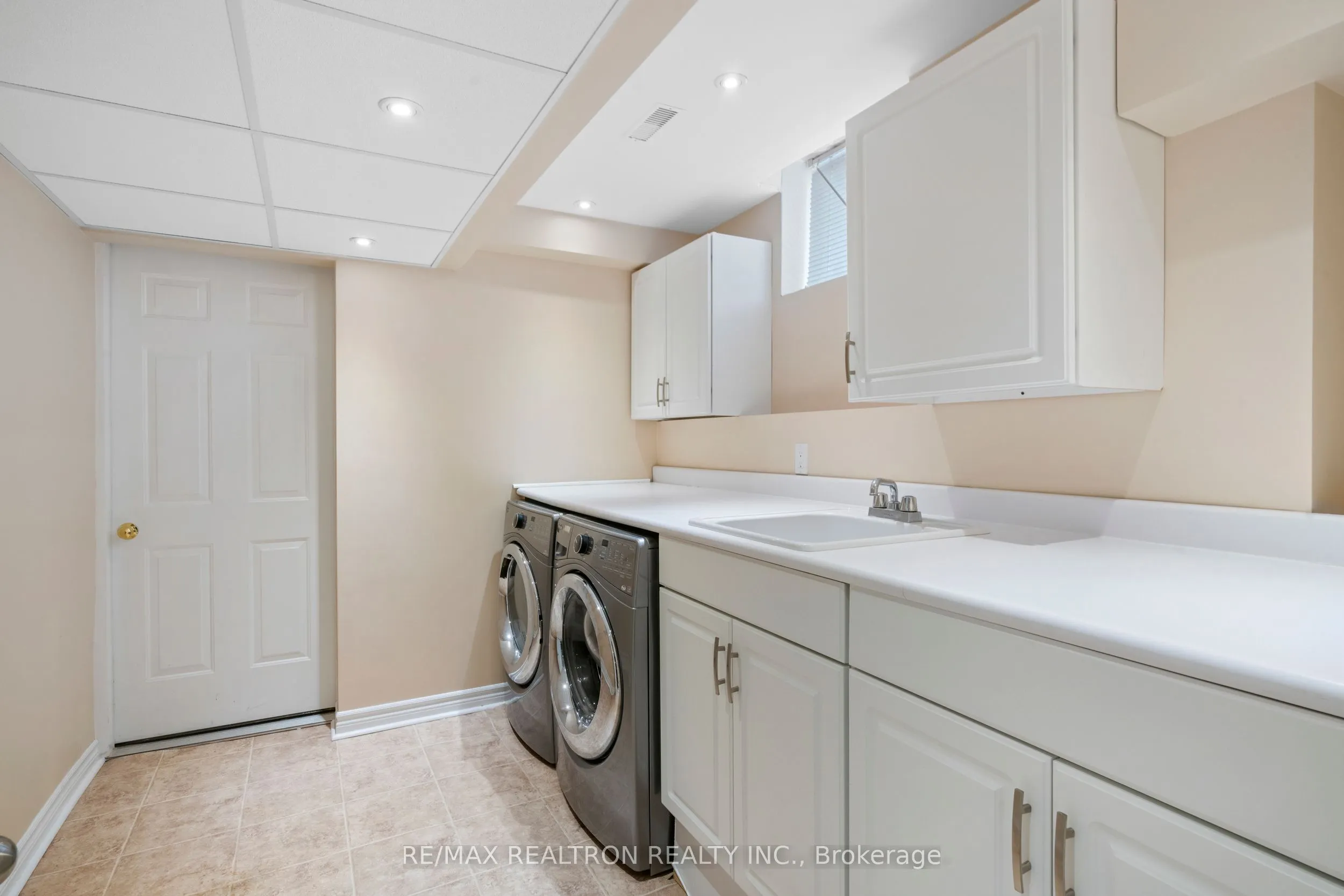 115 Glendower Crescent