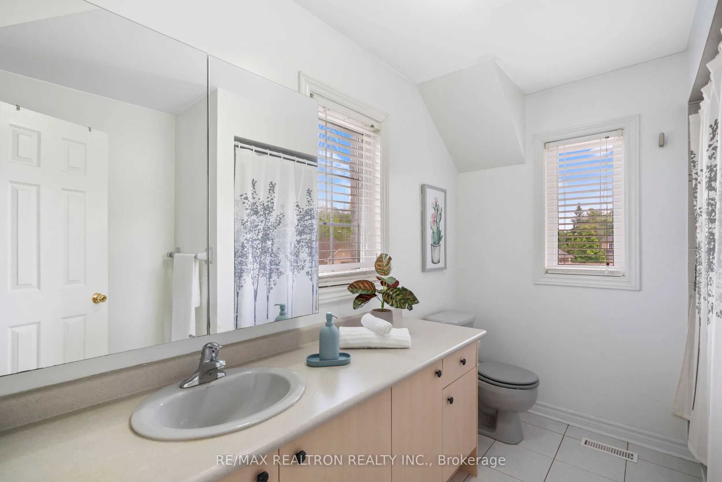115 Glendower Crescent