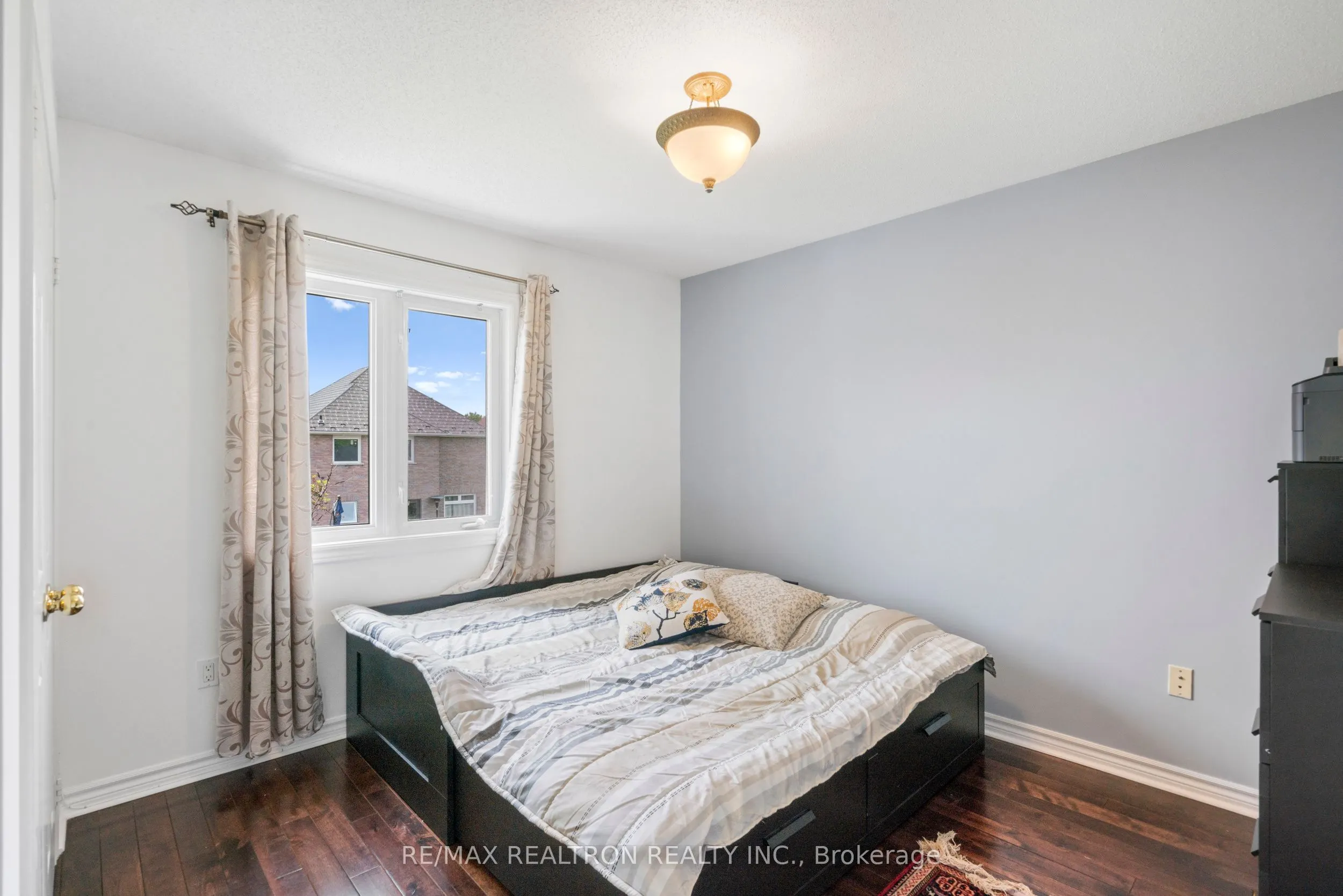 115 Glendower Crescent