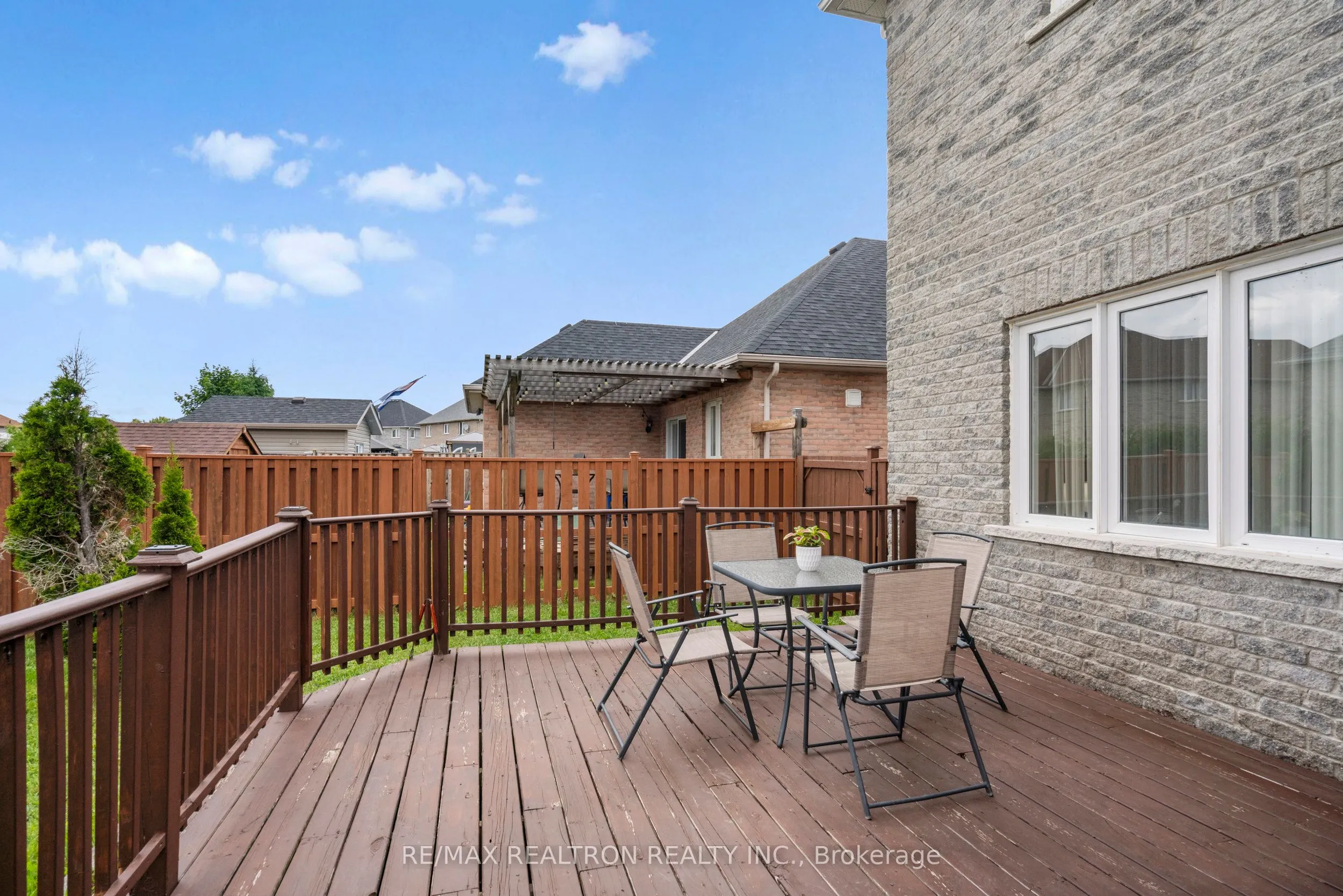 115 Glendower Crescent