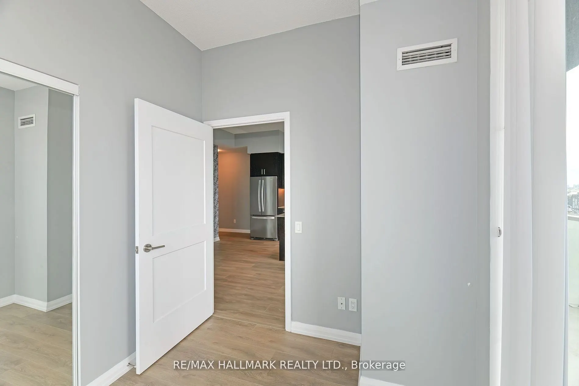 7895 Jane Street, #906