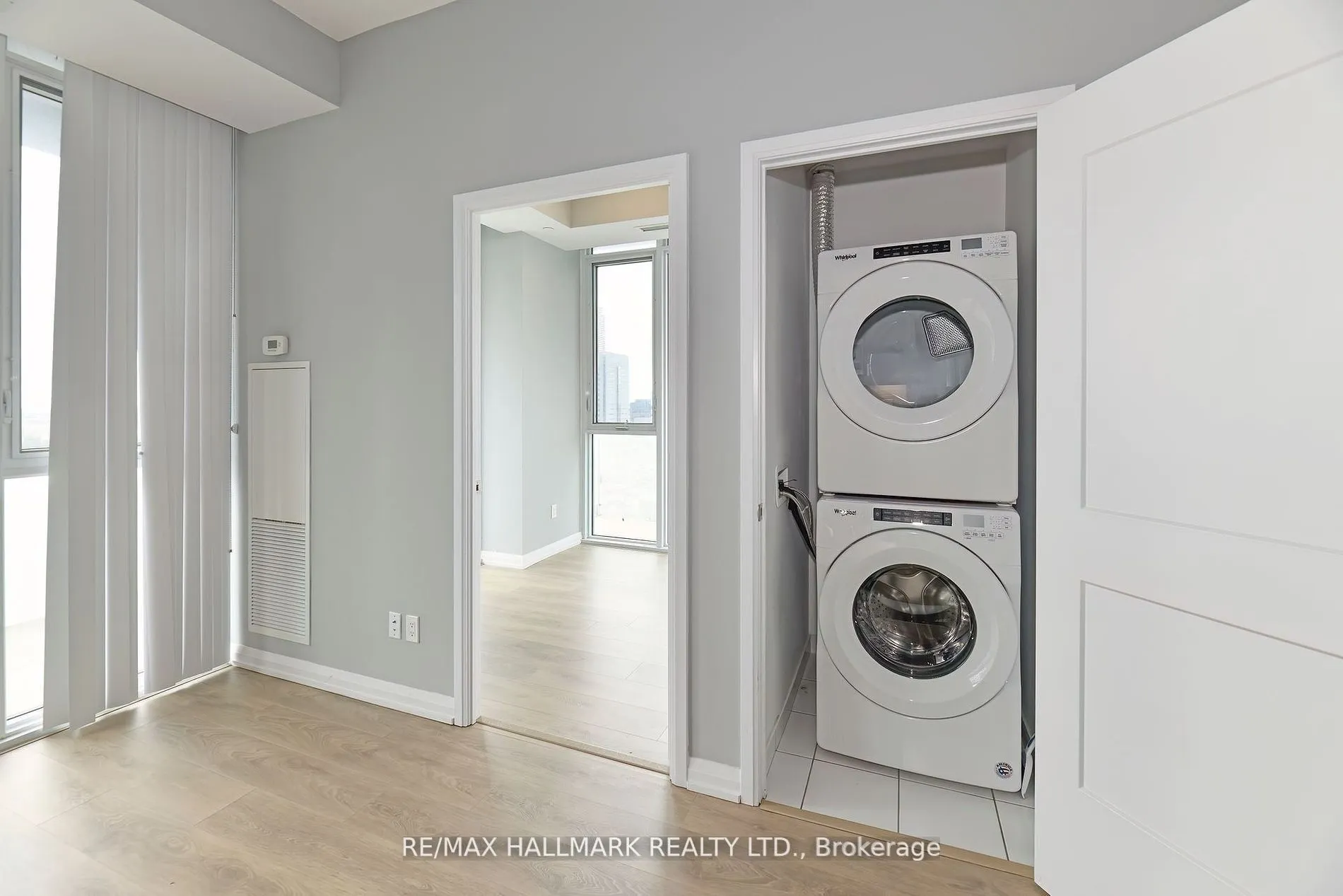 7895 Jane Street, #906
